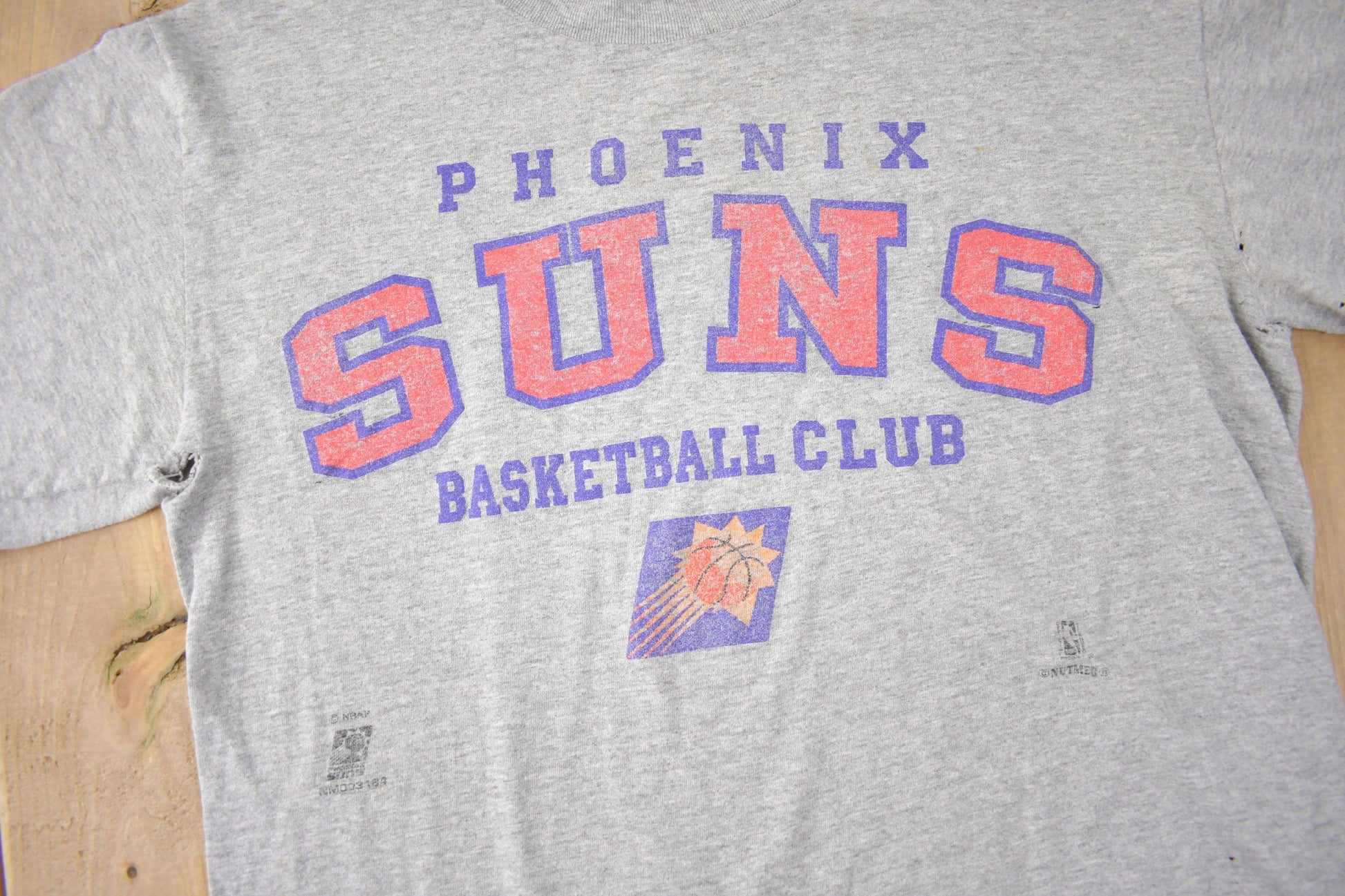 Proper Vintage Clothing > Gender Neutral Adult Clothing > Tops & Tees > T Shirts Vintage 1990s Phoenix Suns NBA Graphic T-Shirt Made In USA Single Stitch