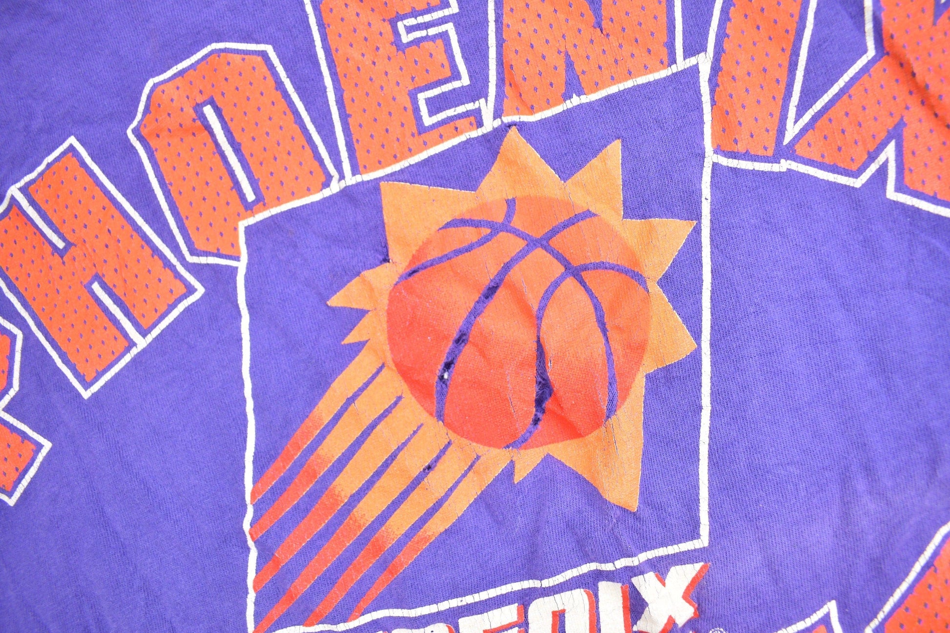 Proper Vintage Clothing > Gender Neutral Adult Clothing > Tops & Tees > T Shirts Vintage 1990s Phoenix Suns NBA Graphic T-Shirt / Made In USA / Single Stitch / NBA Basketball / 90s Streetwear / Sportswear