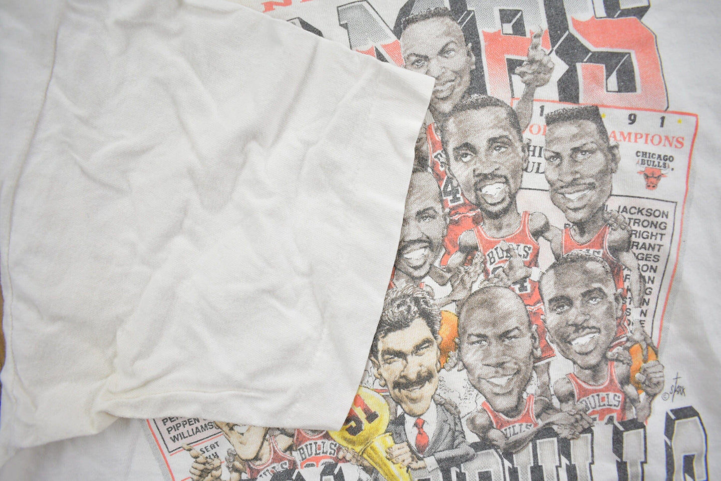 Proper Vintage Clothing > Gender Neutral Adult Clothing > Tops & Tees > T Shirts Vintage 1991 Chicago Bulls NBA World Champions T-Shirt / Made In USA / Single Stitch / 90s Streetwear / Big Head / Salem Sportswear