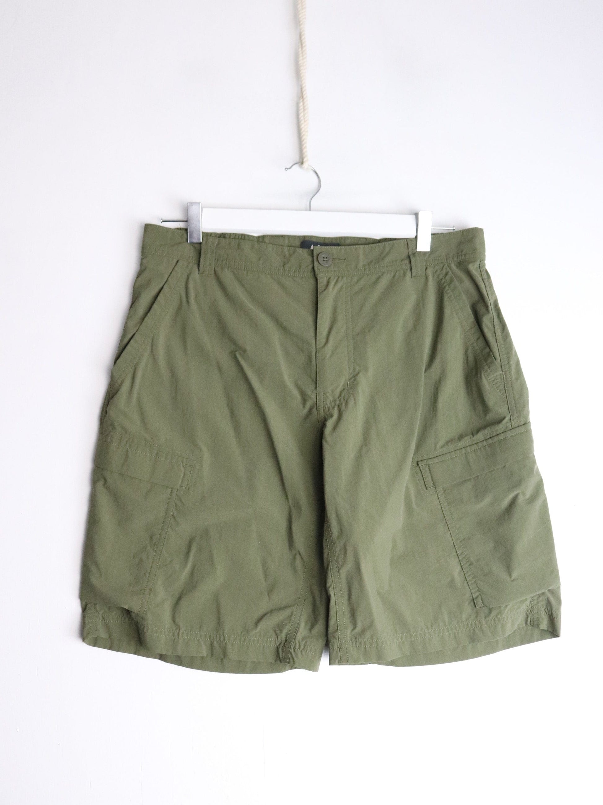 REI Shorts Mens 34 Green Cargo Hiking from propervintagecanada