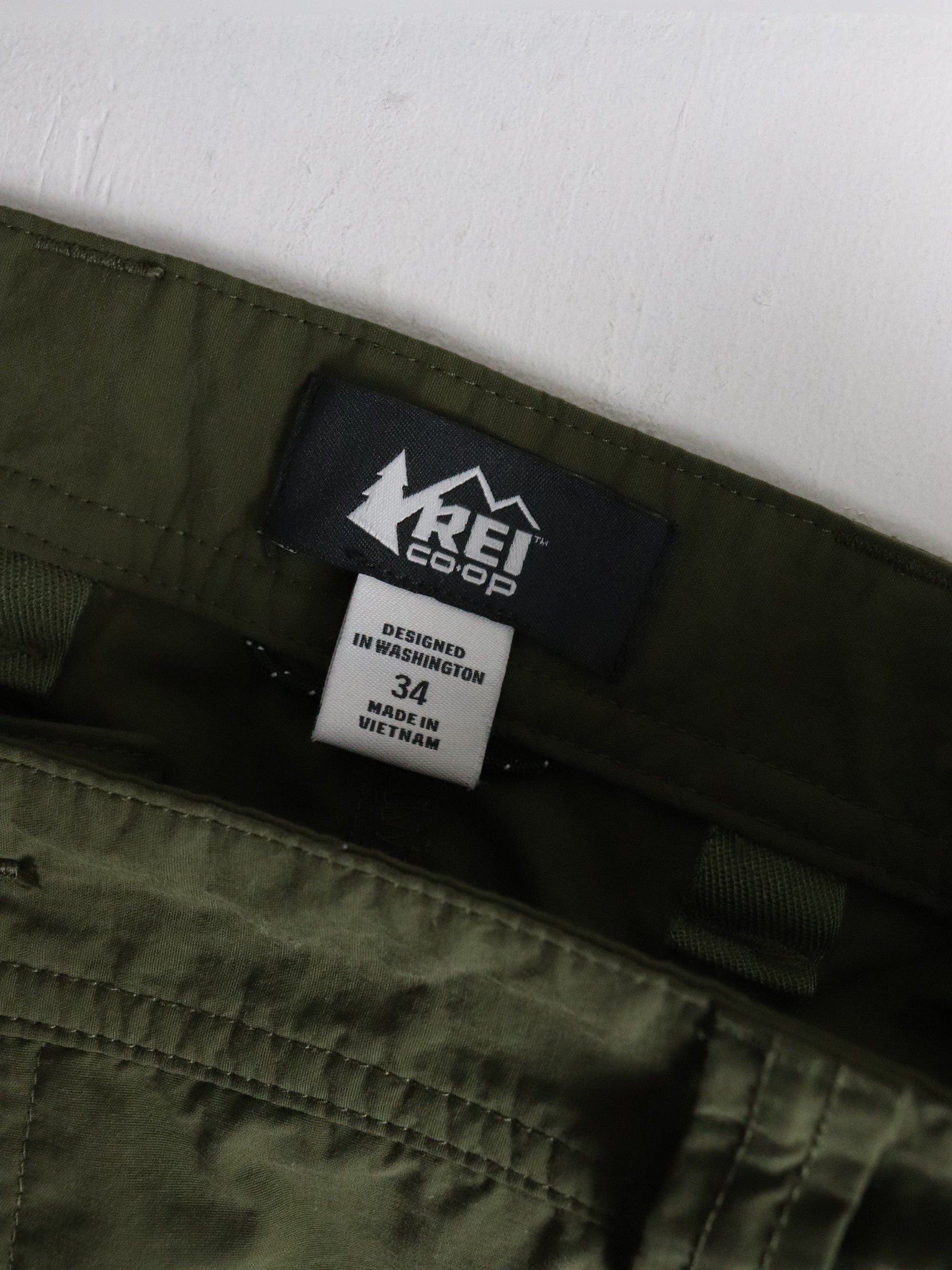 REI Shorts Mens 34 Green Cargo Hiking from propervintagecanada