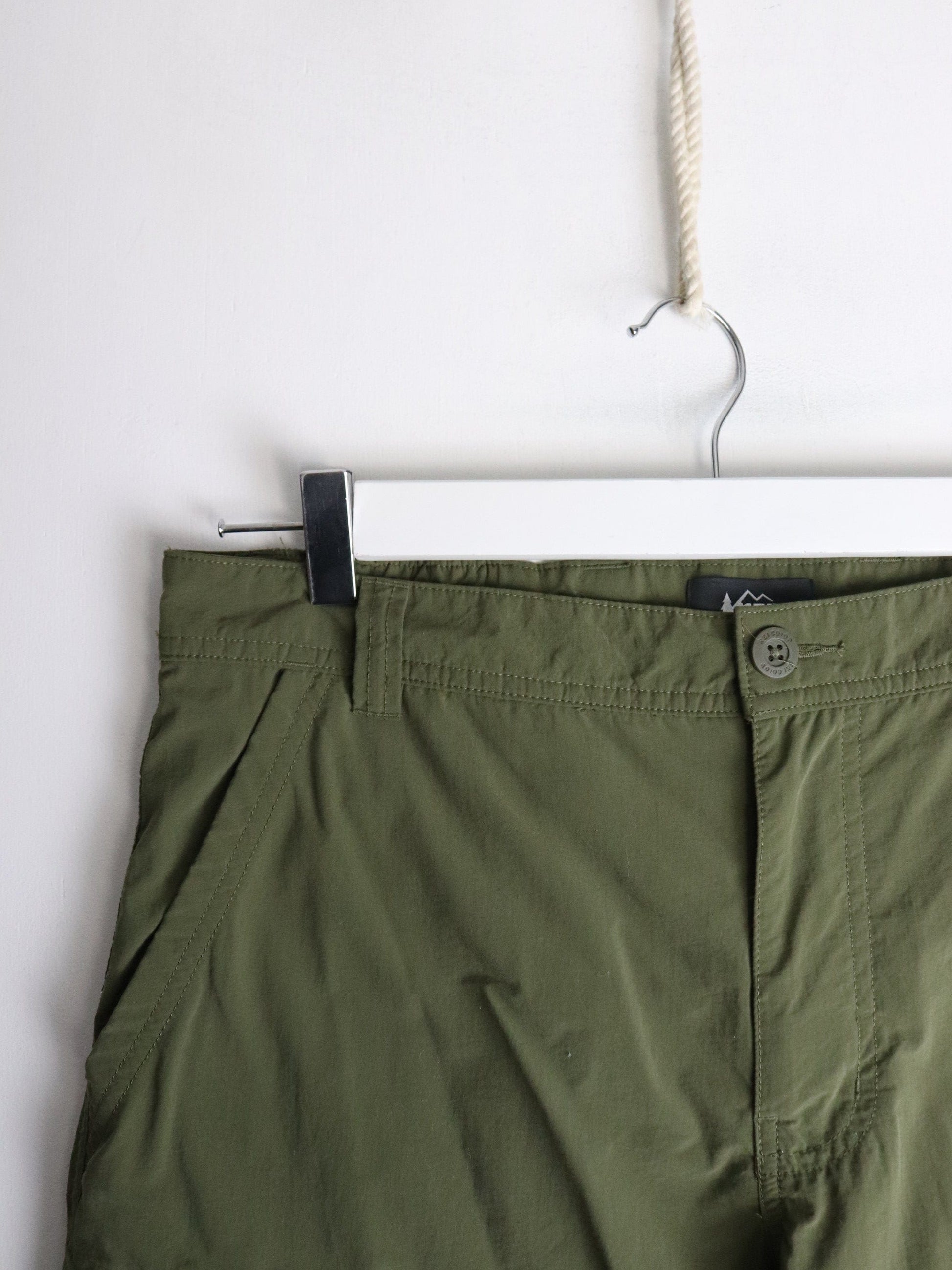REI Shorts Mens 34 Green Cargo Hiking from propervintagecanada