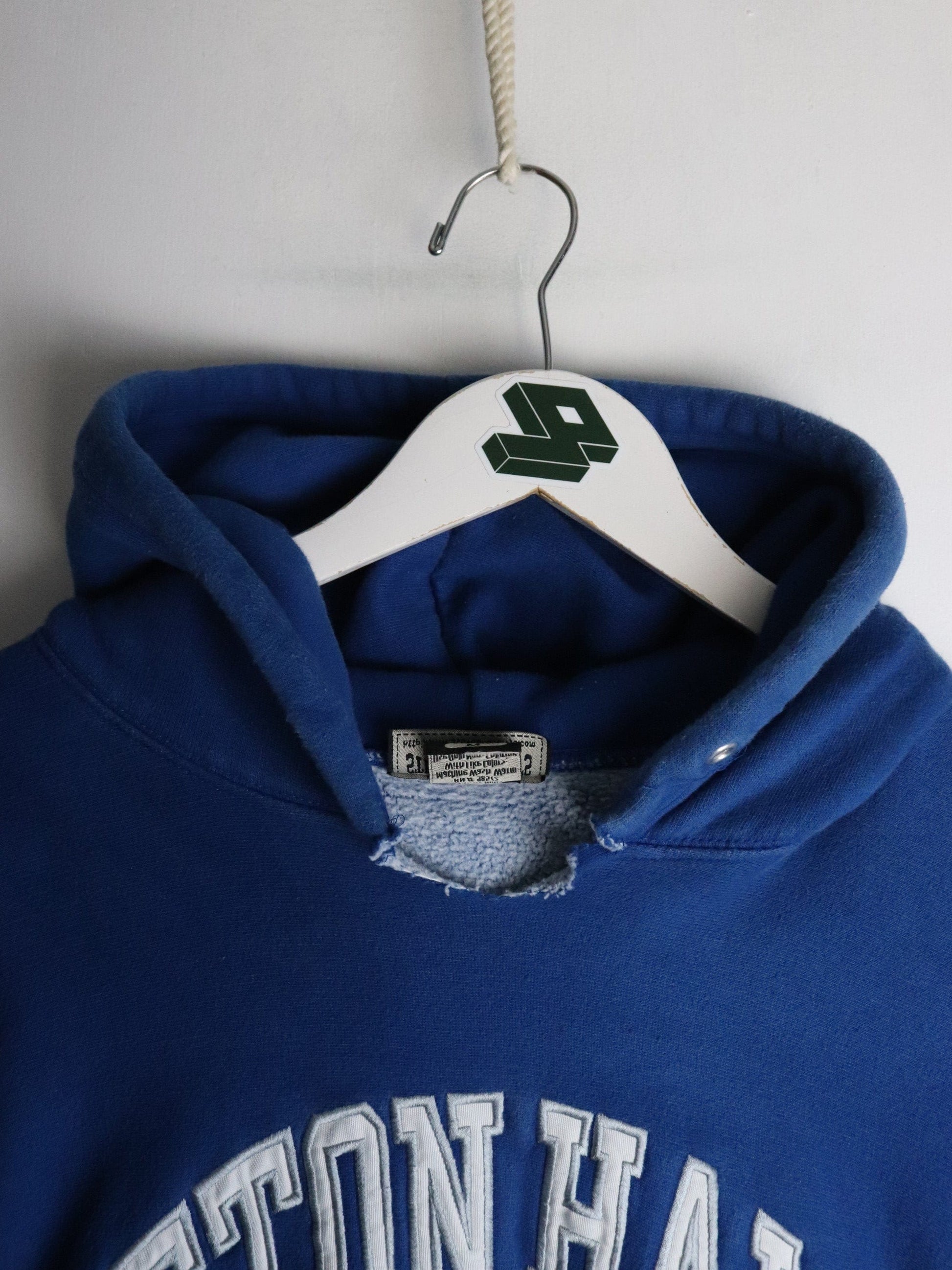 Seton Hall University Sweatshirt Mens Medium Blue Hoodie from propervintagecanada