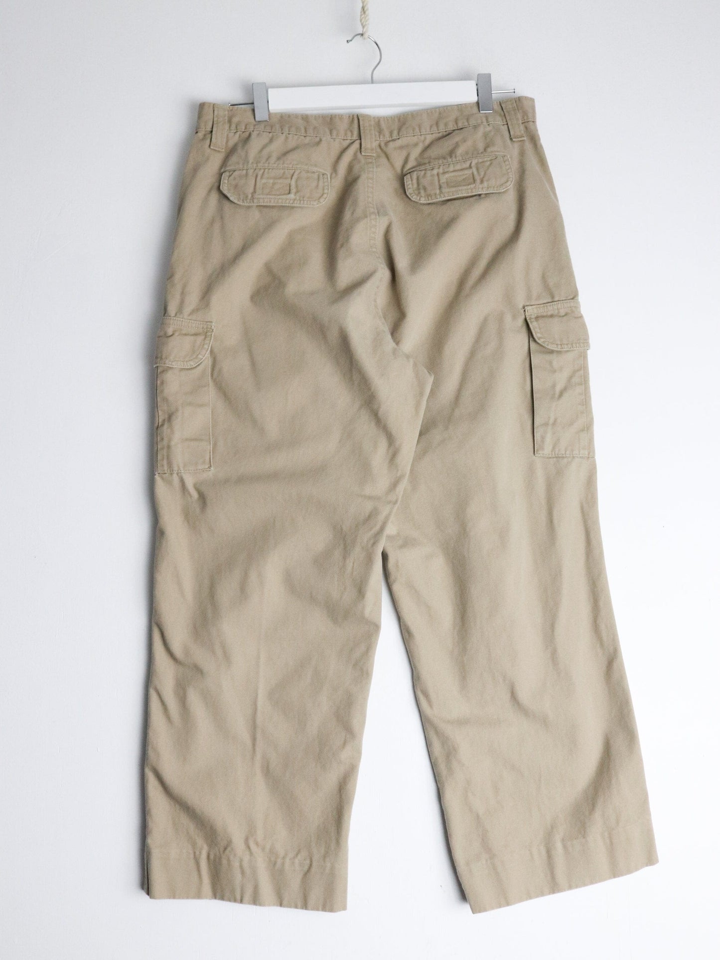St. John's Bay Pants Fits Mens 34 x 26 Beige Cargo from propervintagecanada