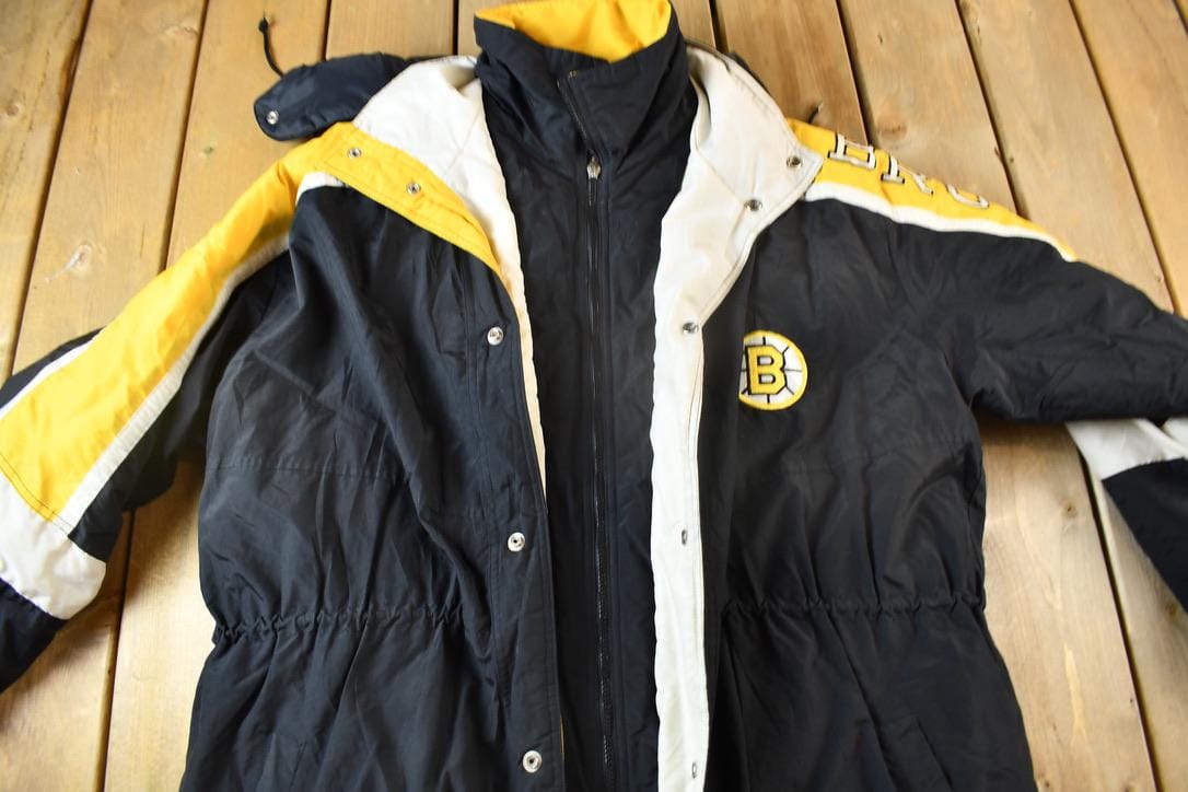 Starter Clothing > Gender Neutral Adult Clothing > Jackets & Coats Vintage 1990s Boston Bruins NHL Starter Jacket Men's Large