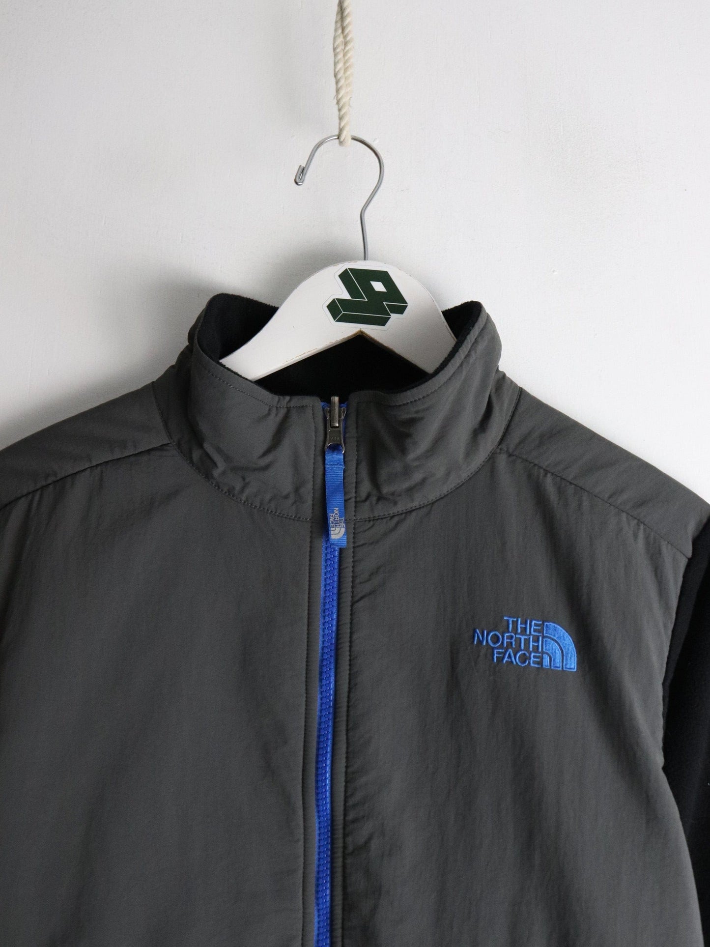 The North Face Denali Jacket Youth Large Black Fleece from propervintagecanada