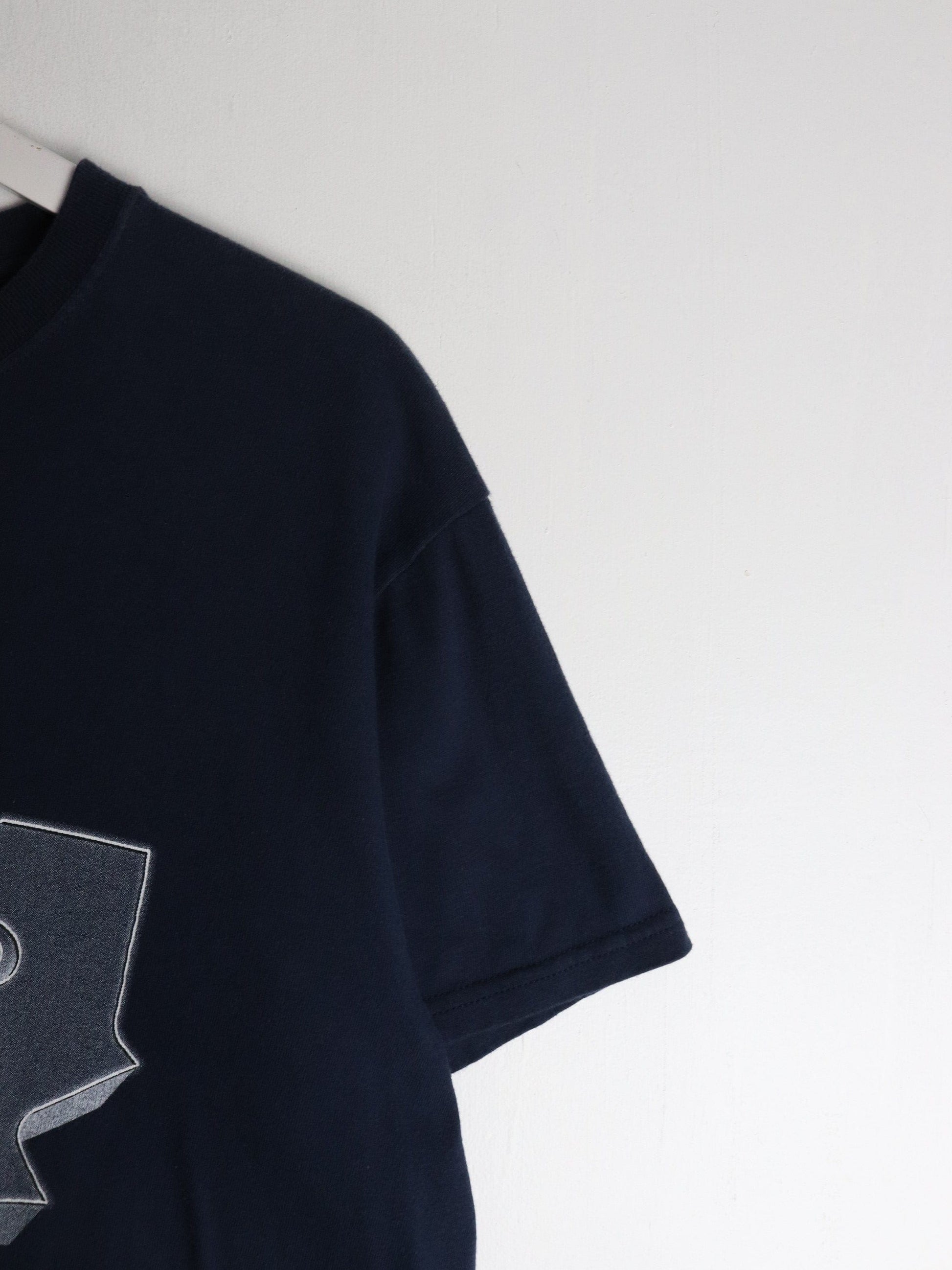 Toronto Maple Leafs T Shirt Mens Medium Blue NHL from propervintagecanada