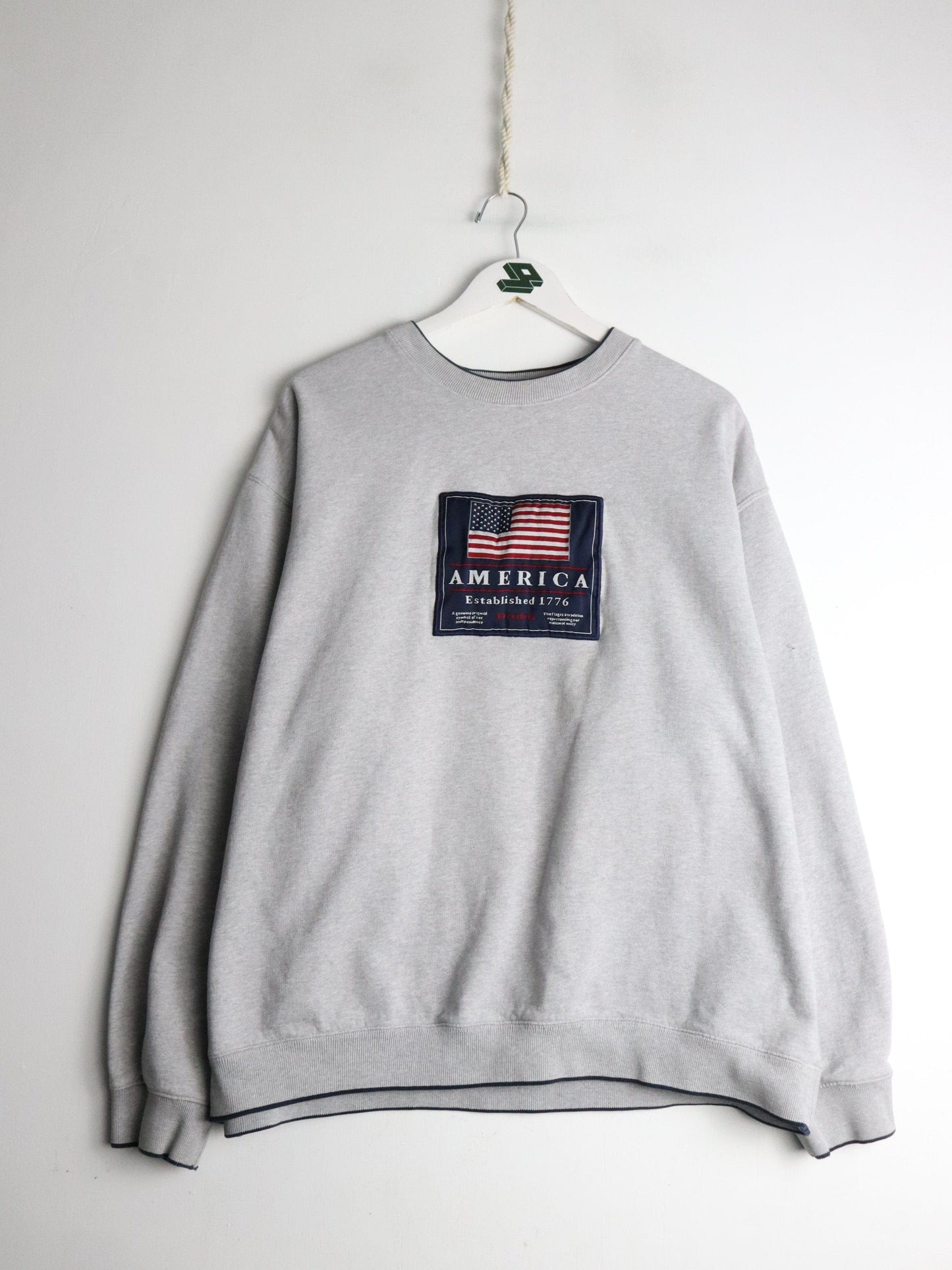U.S.A. Sweatshirt Mens XL Grey Flag from propervintagecanada