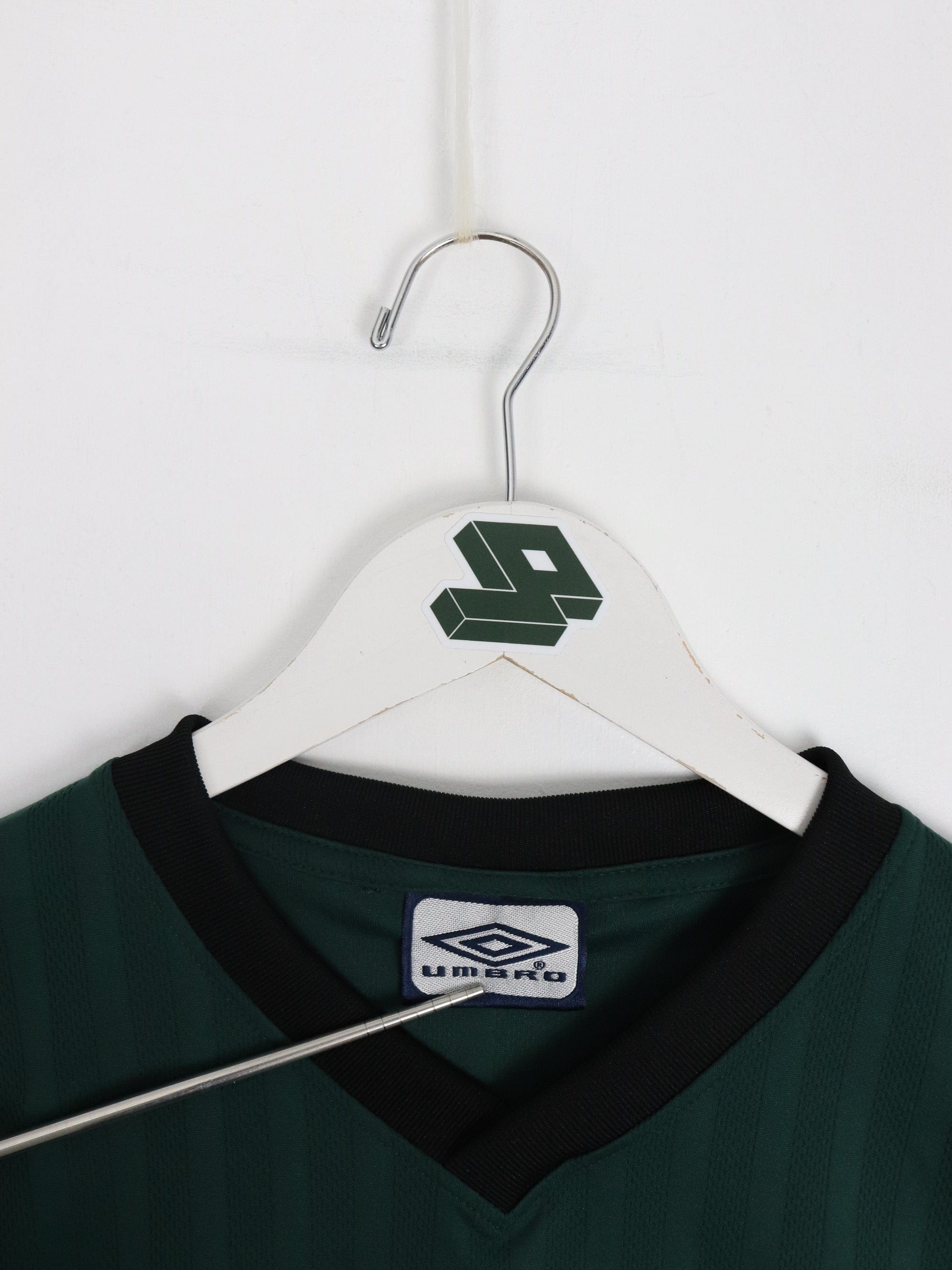 Vintage Umbro Jersey Mens Large Green V Neck Soccer Athletic