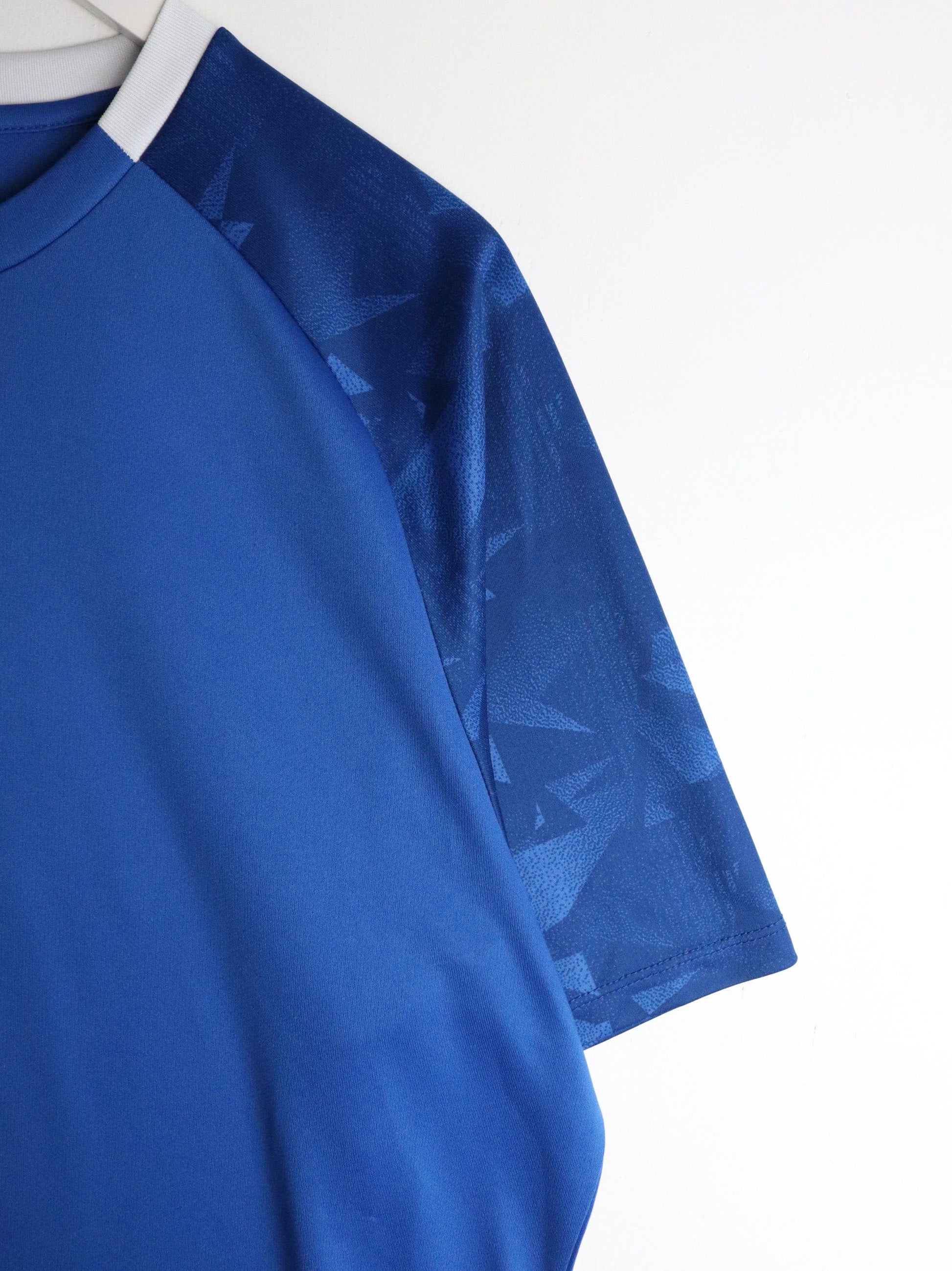 Umbro Soccer Jersey Mens Large Blue from propervintagecanada