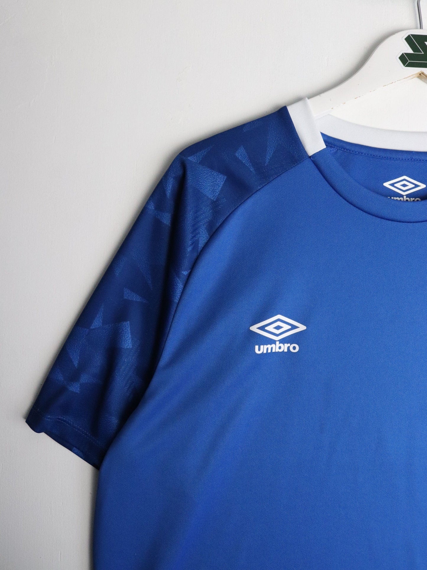 Umbro Soccer Jersey Mens Large Blue from propervintagecanada
