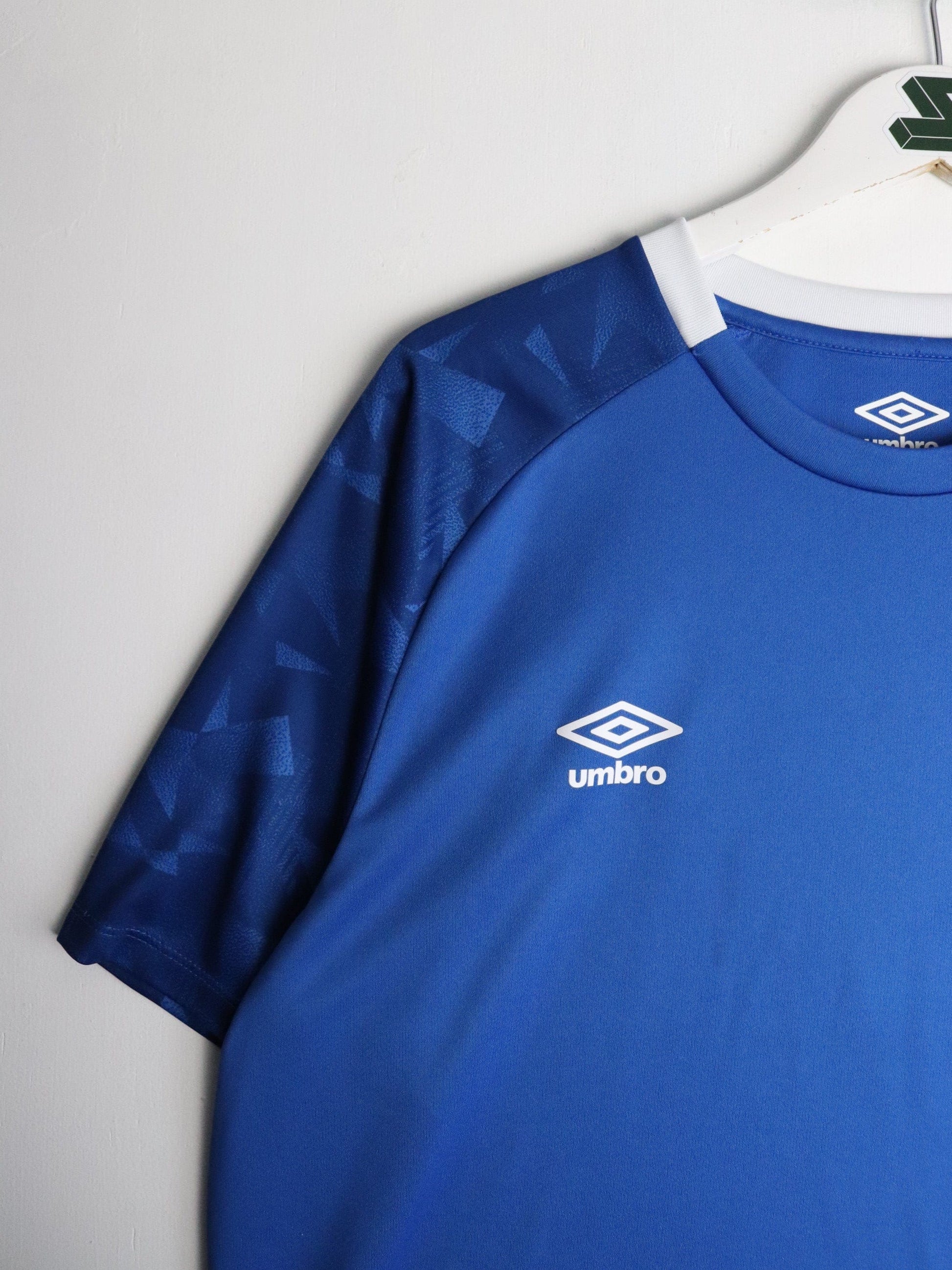 Umbro Soccer Jersey Mens Large Blue from propervintagecanada