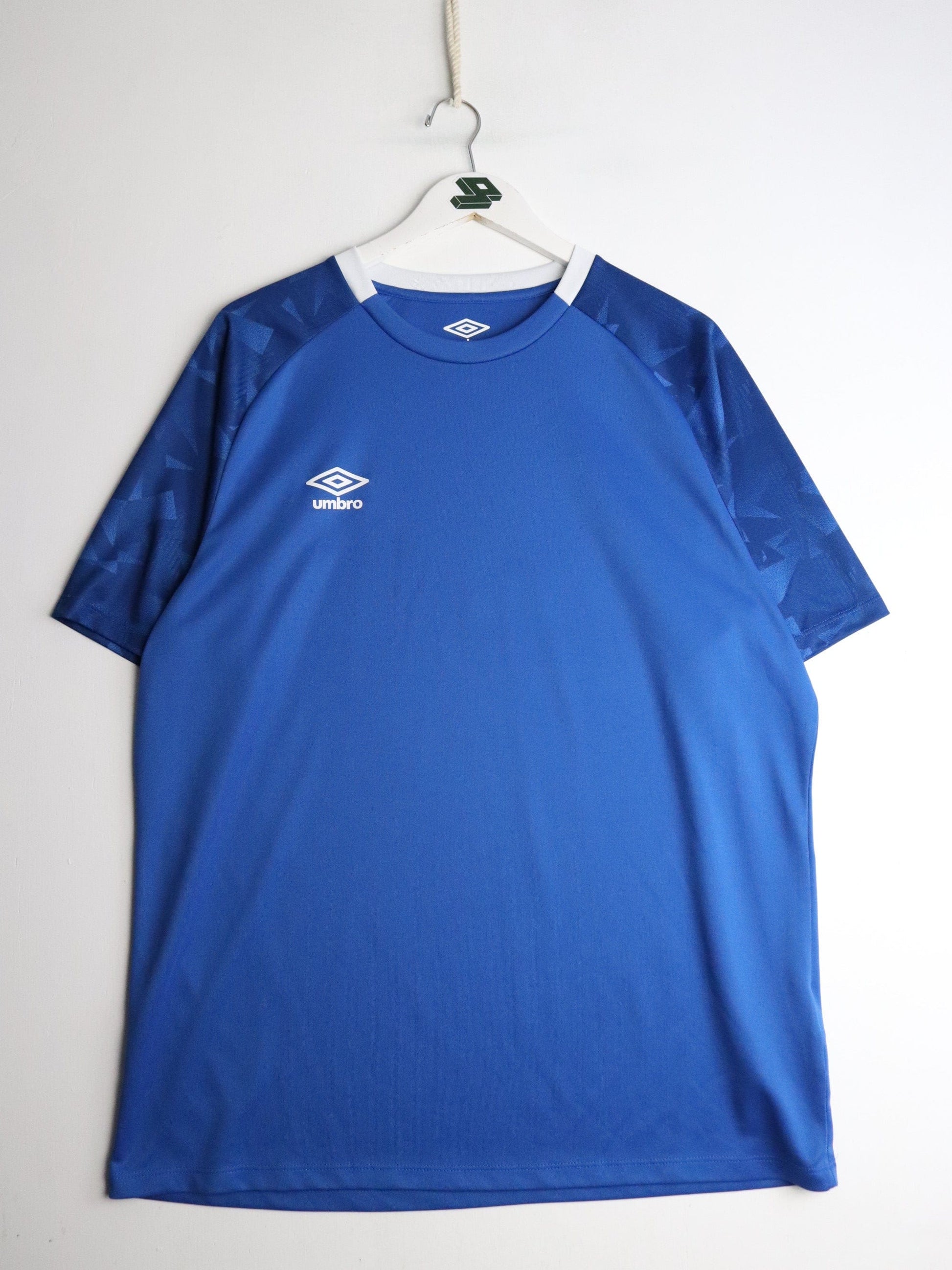 Umbro Soccer Jersey Mens Large Blue from propervintagecanada
