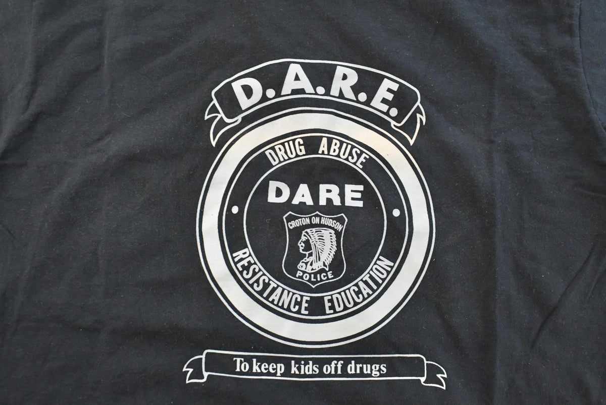 Vintage 1900s Dare to Resist Drugs And Violence Souvenir T-Shirt Men's L from propervintagecanada
