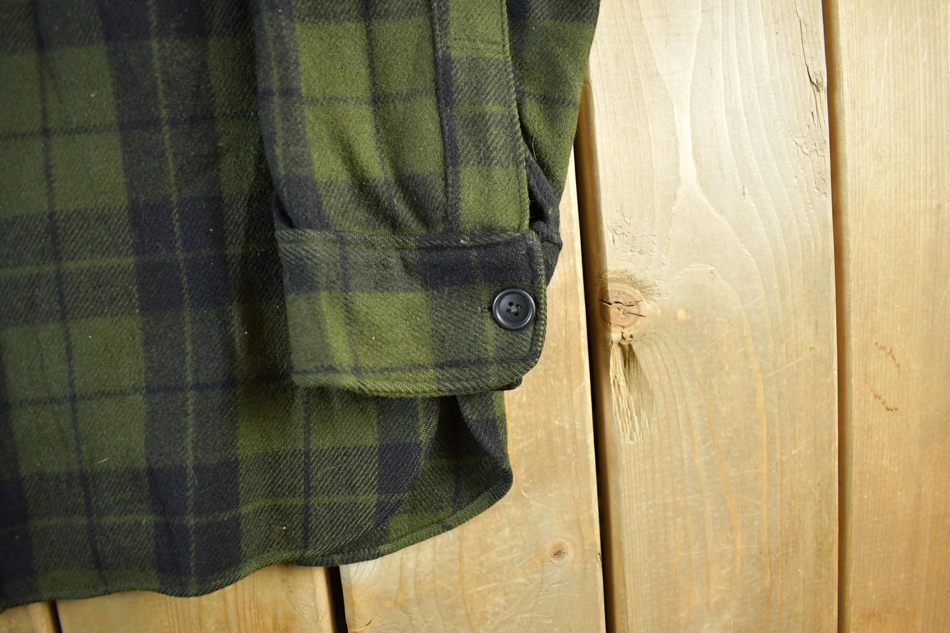 Vintage 1940s Woolrich Wool Plaid Flannel Button Up Shirt Men's Medium from propervintagecanada