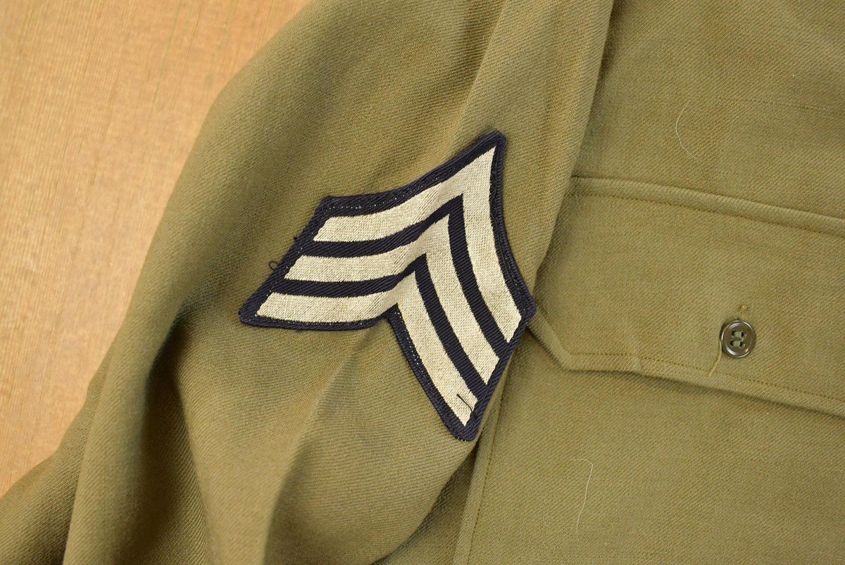Vintage 1940s WW2 Military Air Force Wool Button Up Infantry Field Shirt Men's S from propervintagecanada