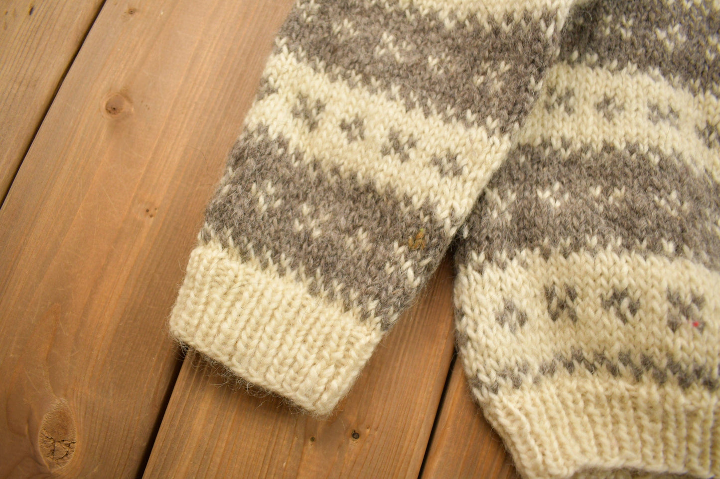 Vintage 1950s 100% Wool Hand Knit Sweater Men's Large from propervintagecanada