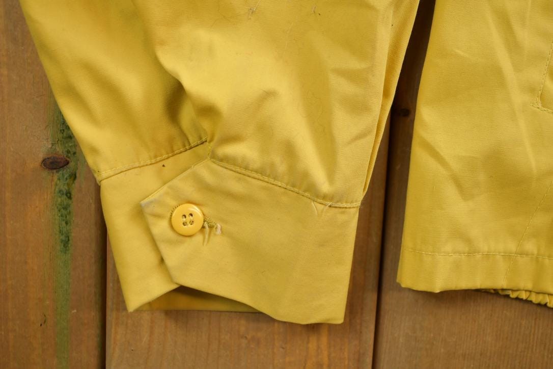 Vintage 1950s Blank Windbreaker Jacket Men's S from propervintagecanada