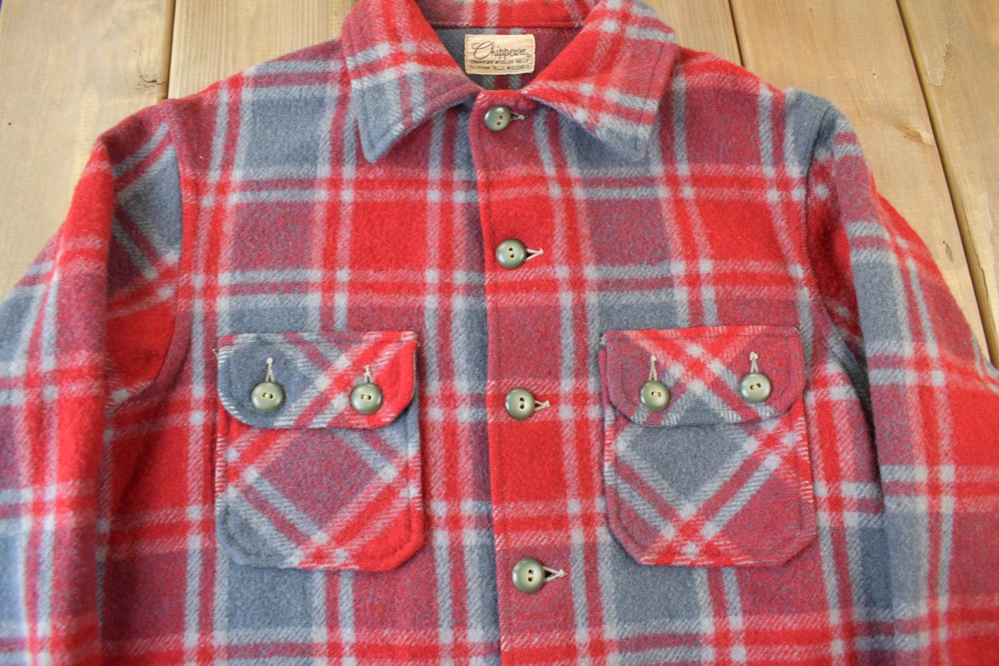 Vintage 1950s Chippewa Woolen Plaid Heavy Weight Wool Button Up Jacket from propervintagecanada