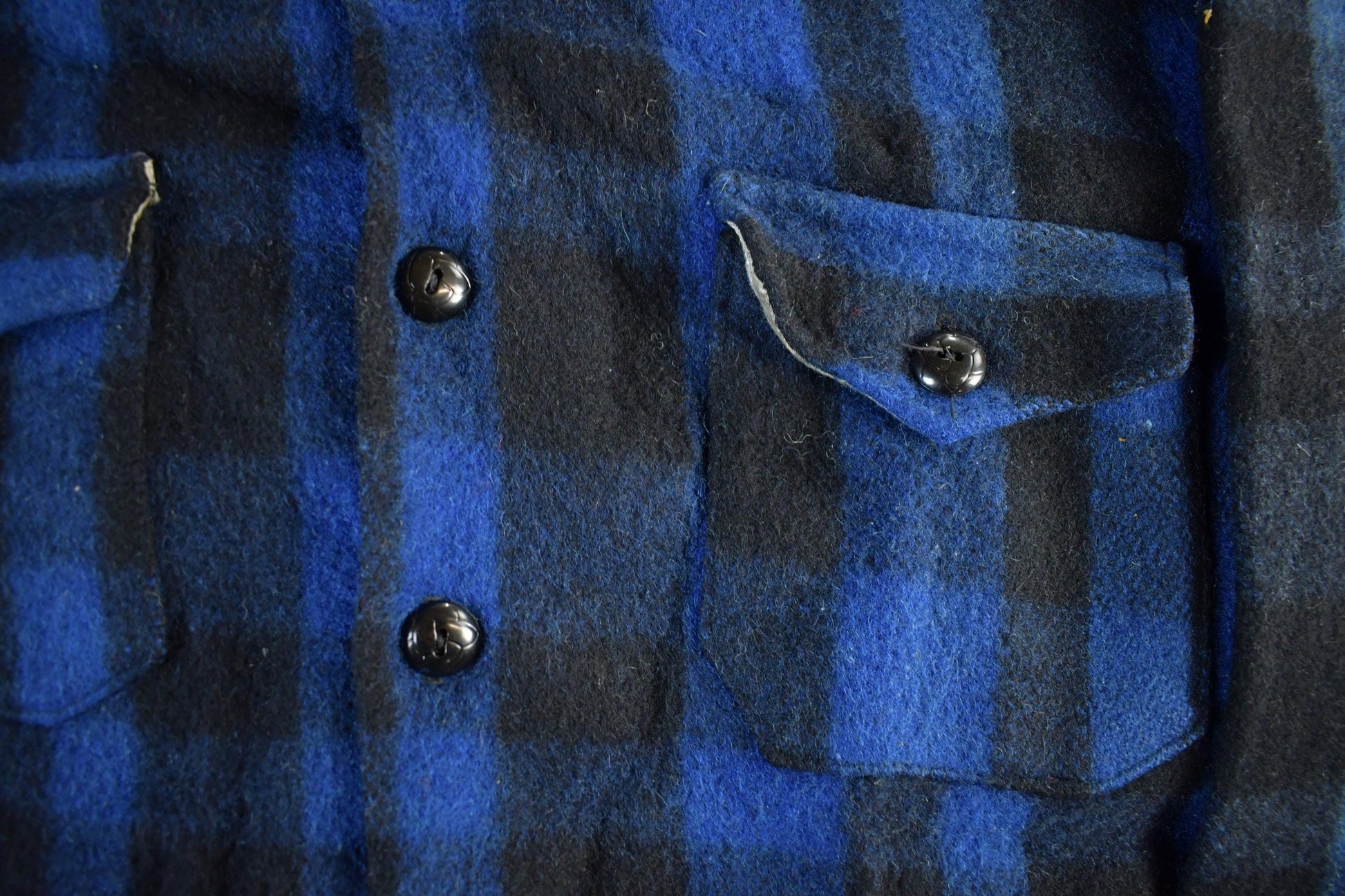 Vintage 1950s Commander Plaid Wool Button Up Shirt Jacket Men's L from propervintagecanada