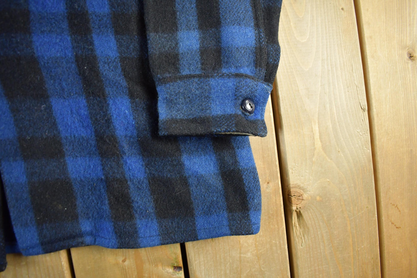 Vintage 1950s Commander Plaid Wool Button Up Shirt Jacket Men's L from propervintagecanada