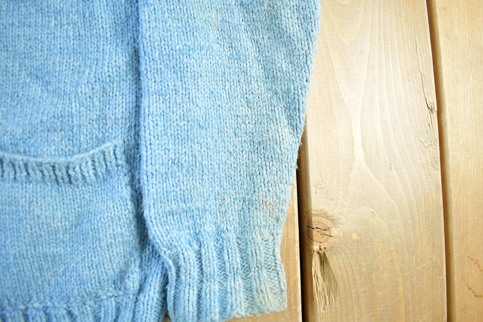 Vintage 1950s Hand Knit Golf Knit Cardigan Sweater Women's M from propervintagecanada