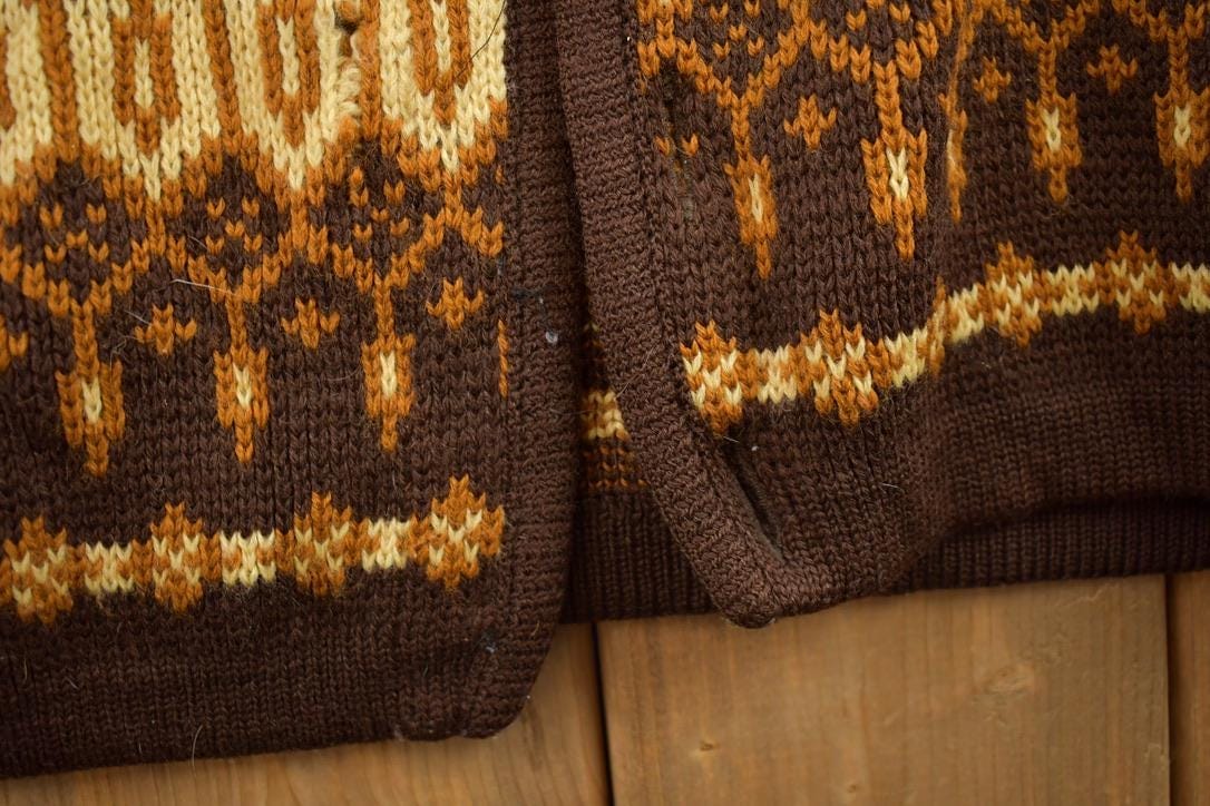 Vintage 1950s Hand-Knit Pattern Cardigan Sweater Men's Large from propervintagecanada