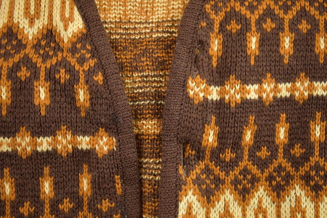 Vintage 1950s Hand-Knit Pattern Cardigan Sweater Men's Large from propervintagecanada