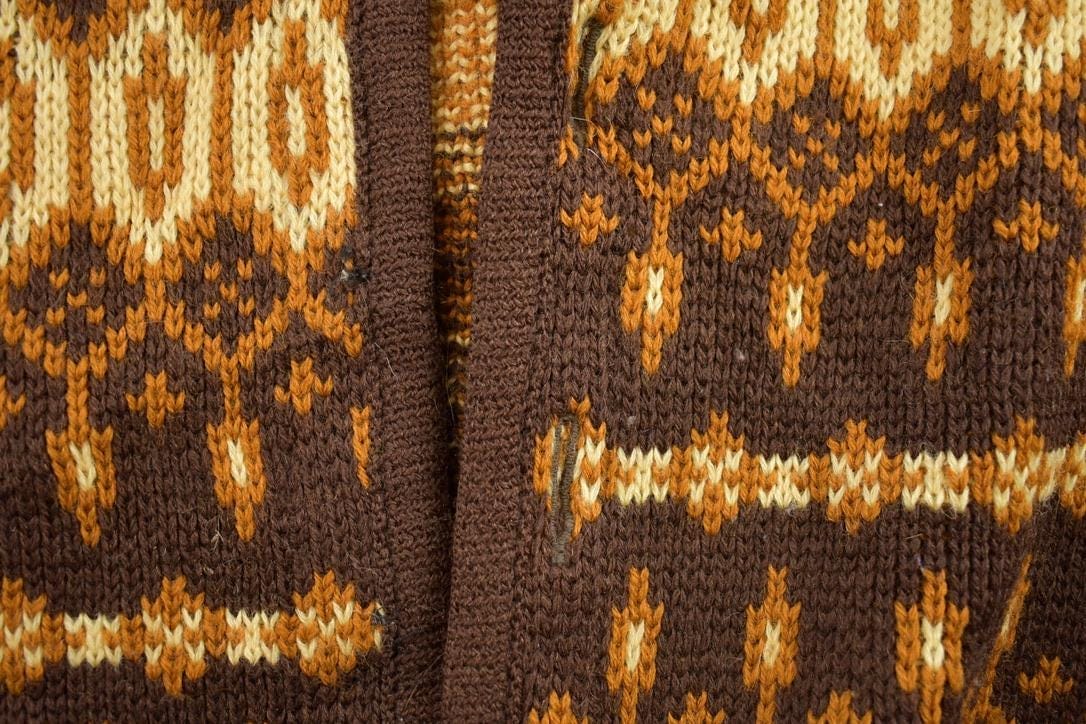 Vintage 1950s Hand-Knit Pattern Cardigan Sweater Men's Large from propervintagecanada