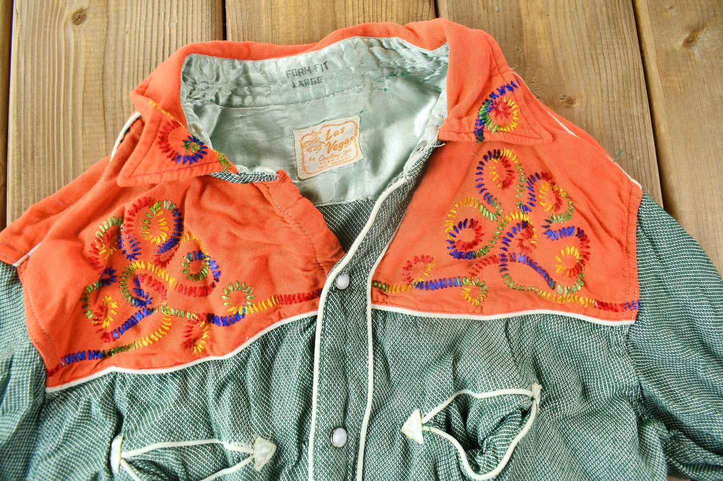 Vintage 1950s Las Vegas By Cowboy Joe Embroidered Western Shirt Men's M from propervintagecanada