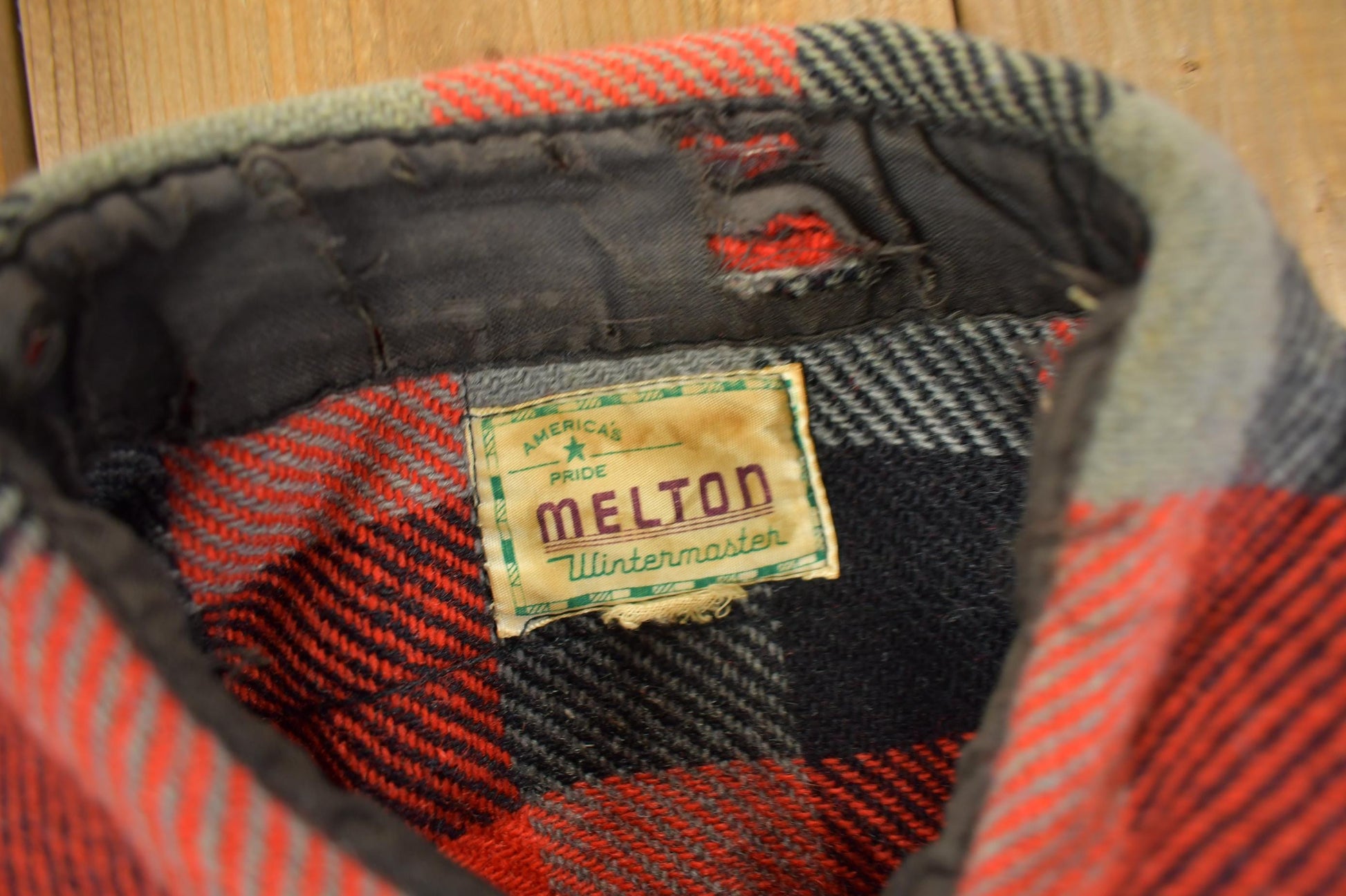 Vintage 1950s Melton Outer-Wear Buffalo Plaid Wool Hunting Jacket Men's Medium from propervintagecanada