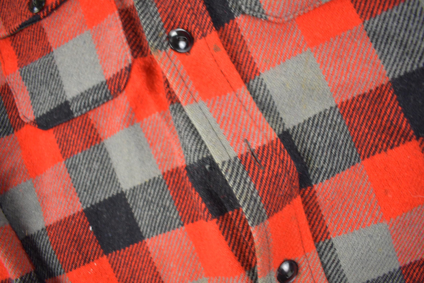 Vintage 1950s Melton Outer-Wear Buffalo Plaid Wool Hunting Jacket Men's Medium from propervintagecanada