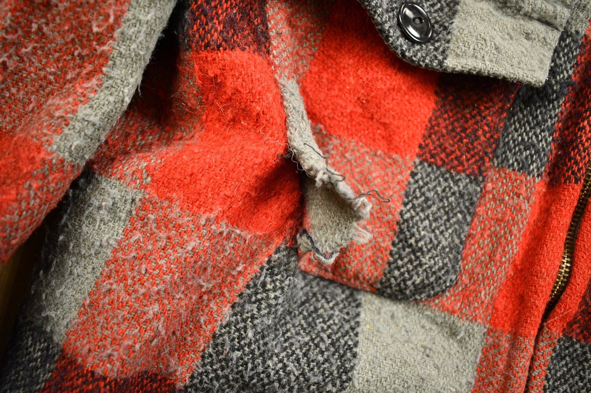 Vintage 1950s Melton Outer-Wear Buffalo Plaid Wool Hunting Jacket Men's Medium from propervintagecanada