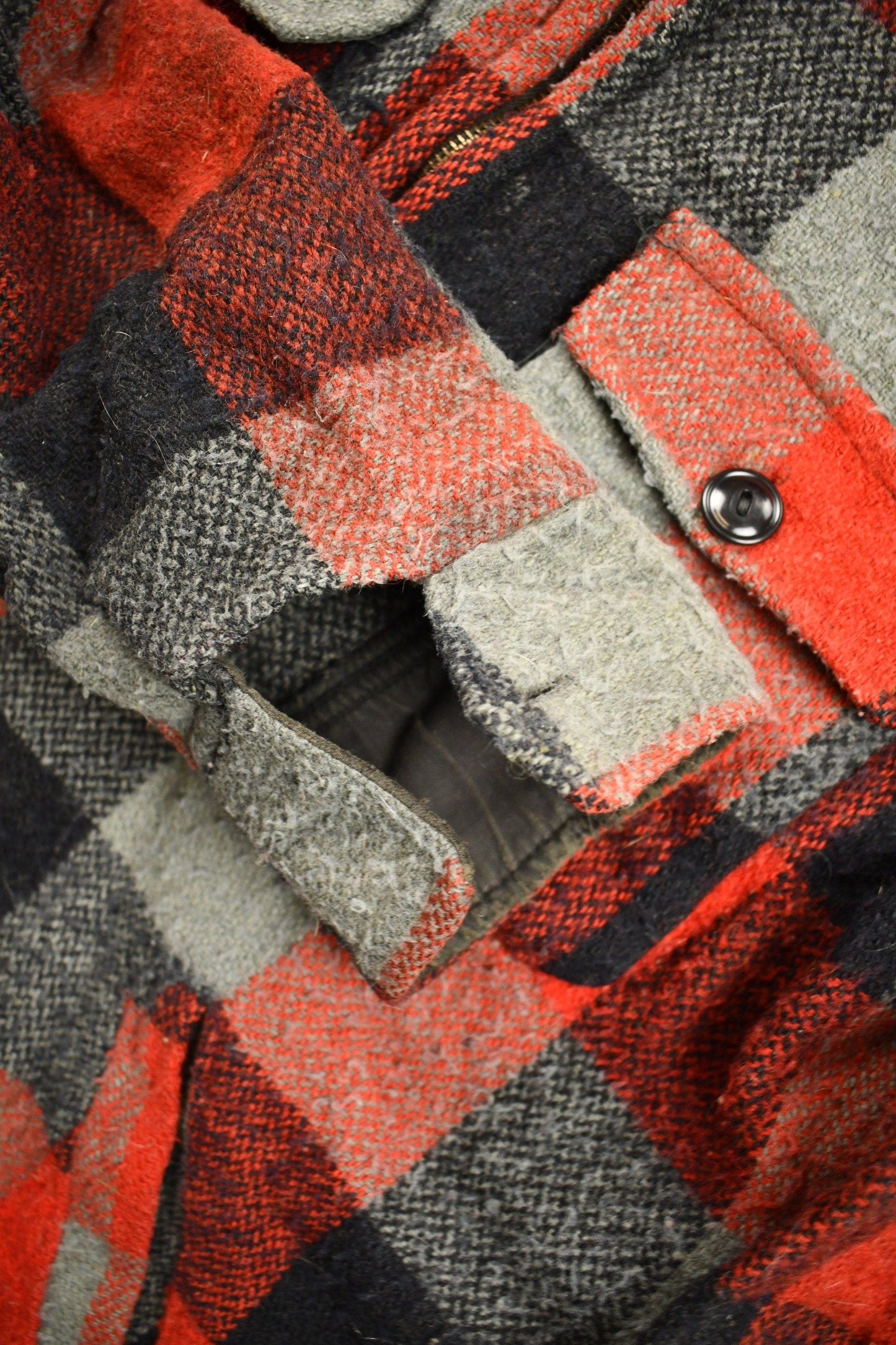 Vintage 1950s Melton Outer-Wear Buffalo Plaid Wool Hunting Jacket Men's Medium from propervintagecanada