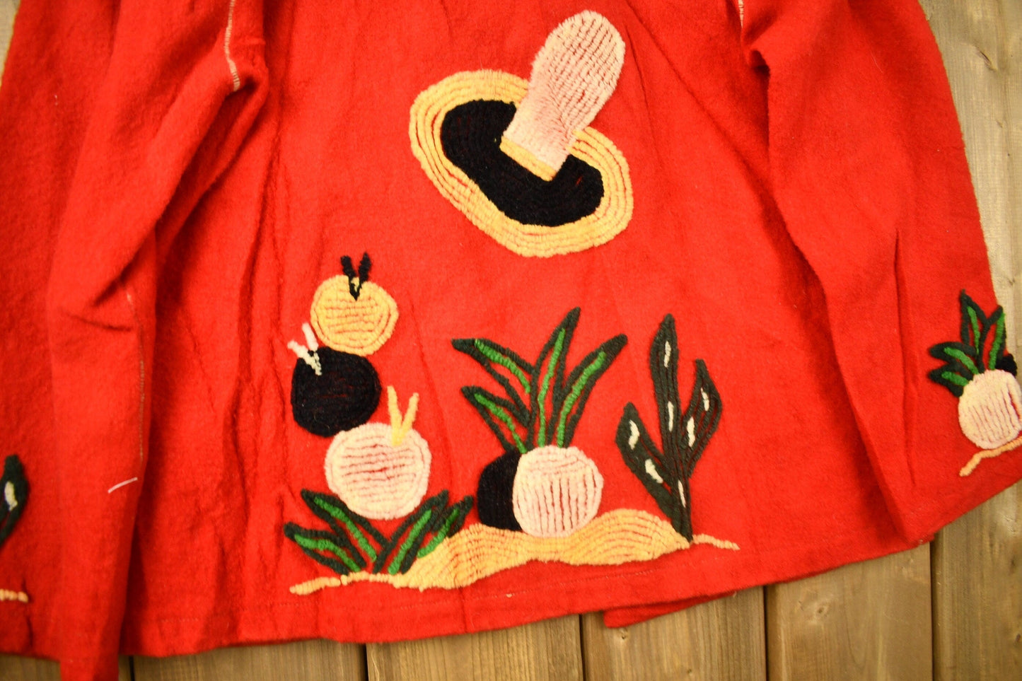 Vintage 1950s Mexican Embroidered Souvenir Jacket Men's Medium from propervintagecanada
