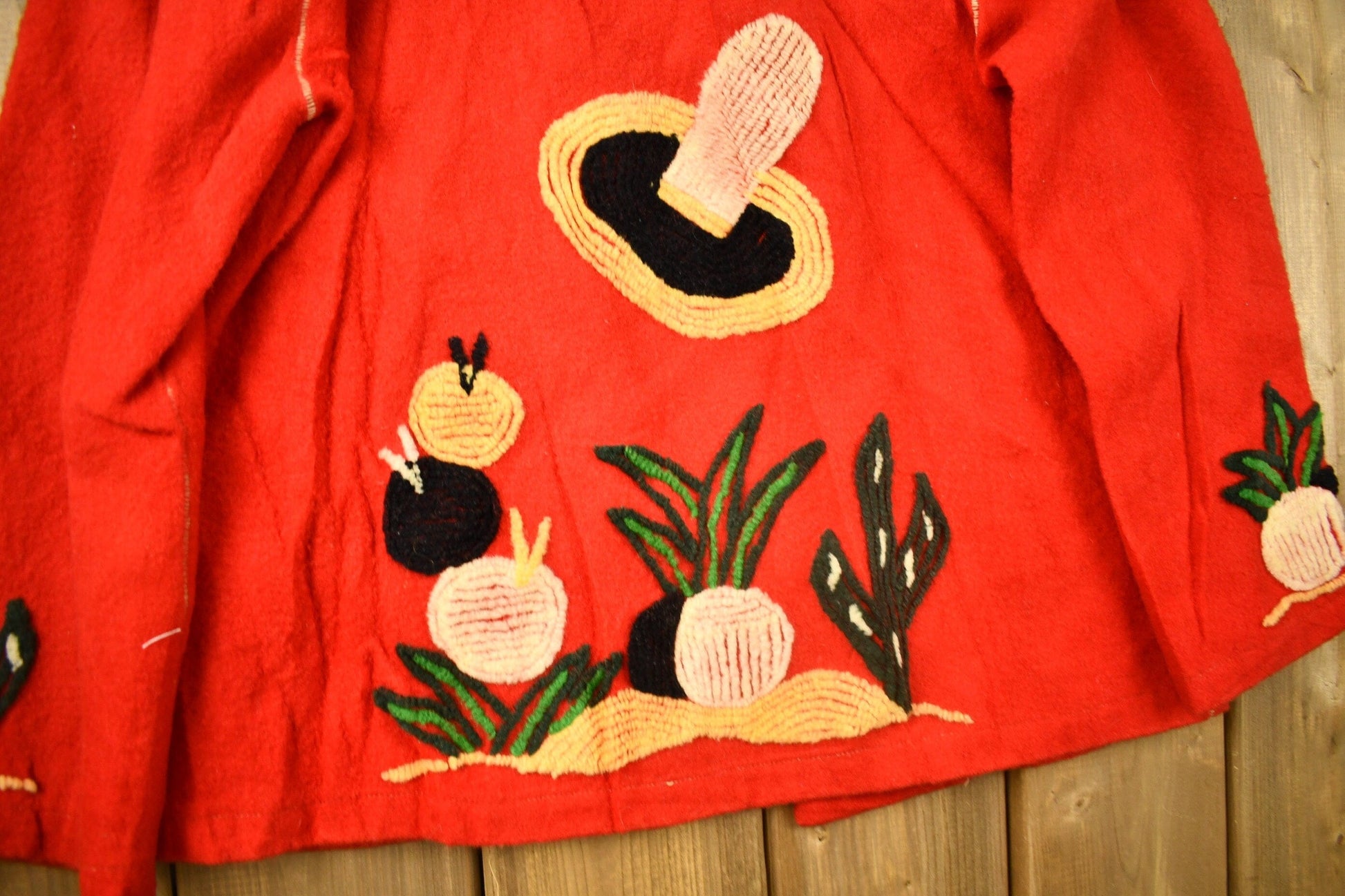 Vintage 1950s Mexican Embroidered Souvenir Jacket Men's Medium from propervintagecanada