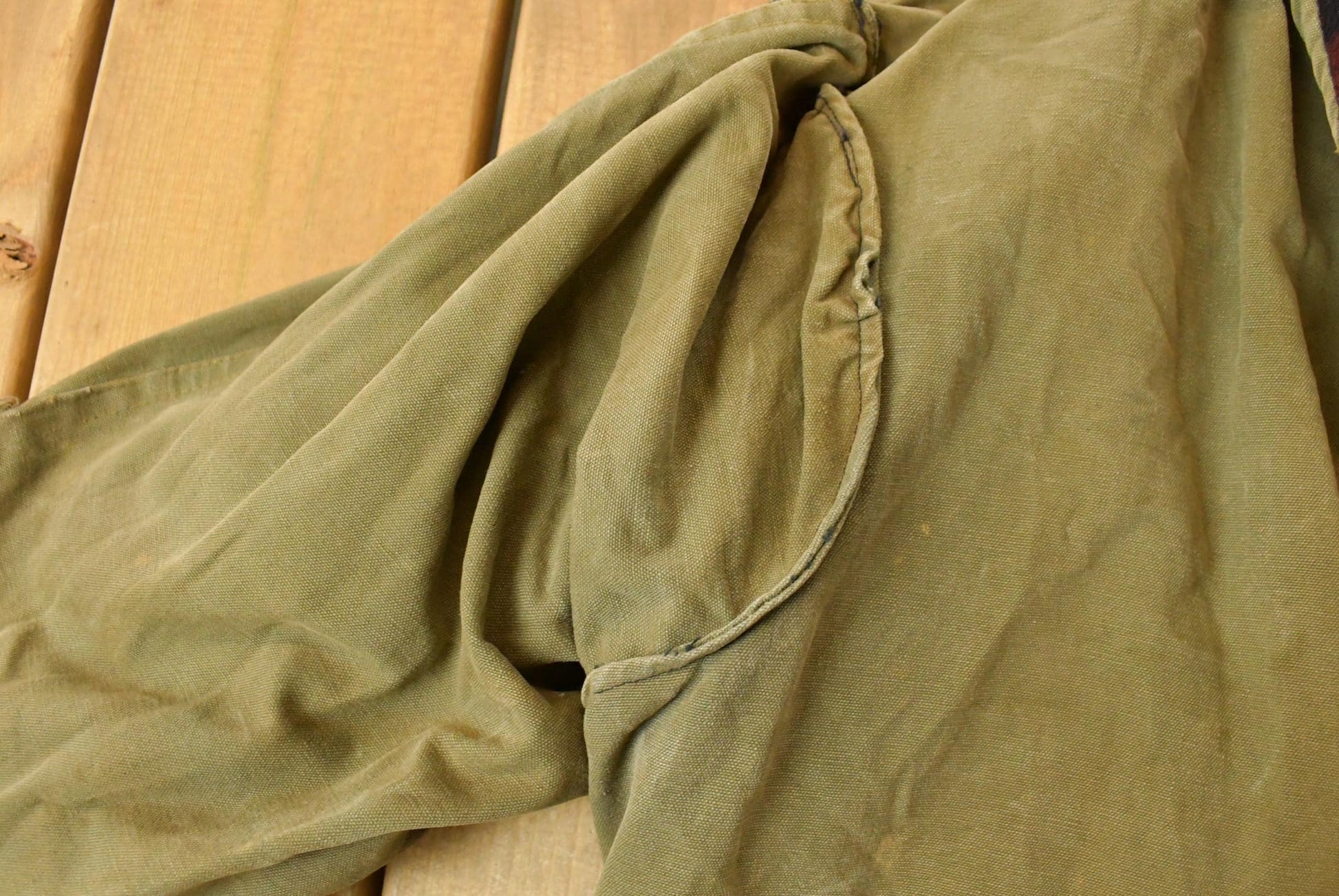 Vintage 1950s Thrashed Reversible Wool Flannel Hunting Jacket Men's L from propervintagecanada