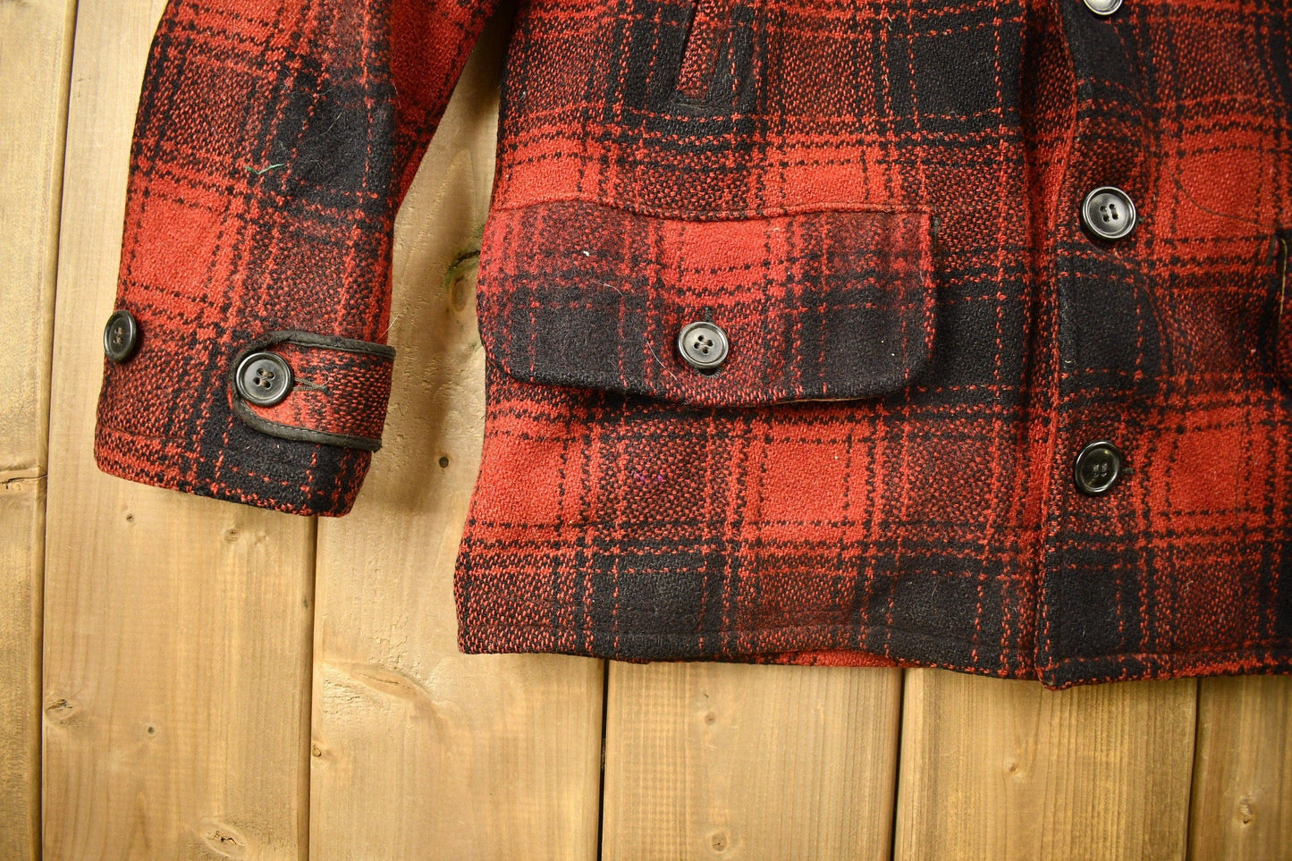 Vintage 1950s Western Field Montgomery Ward Buffalo Plaid Wool Hunting Jacket Men's Medium from propervintagecanada