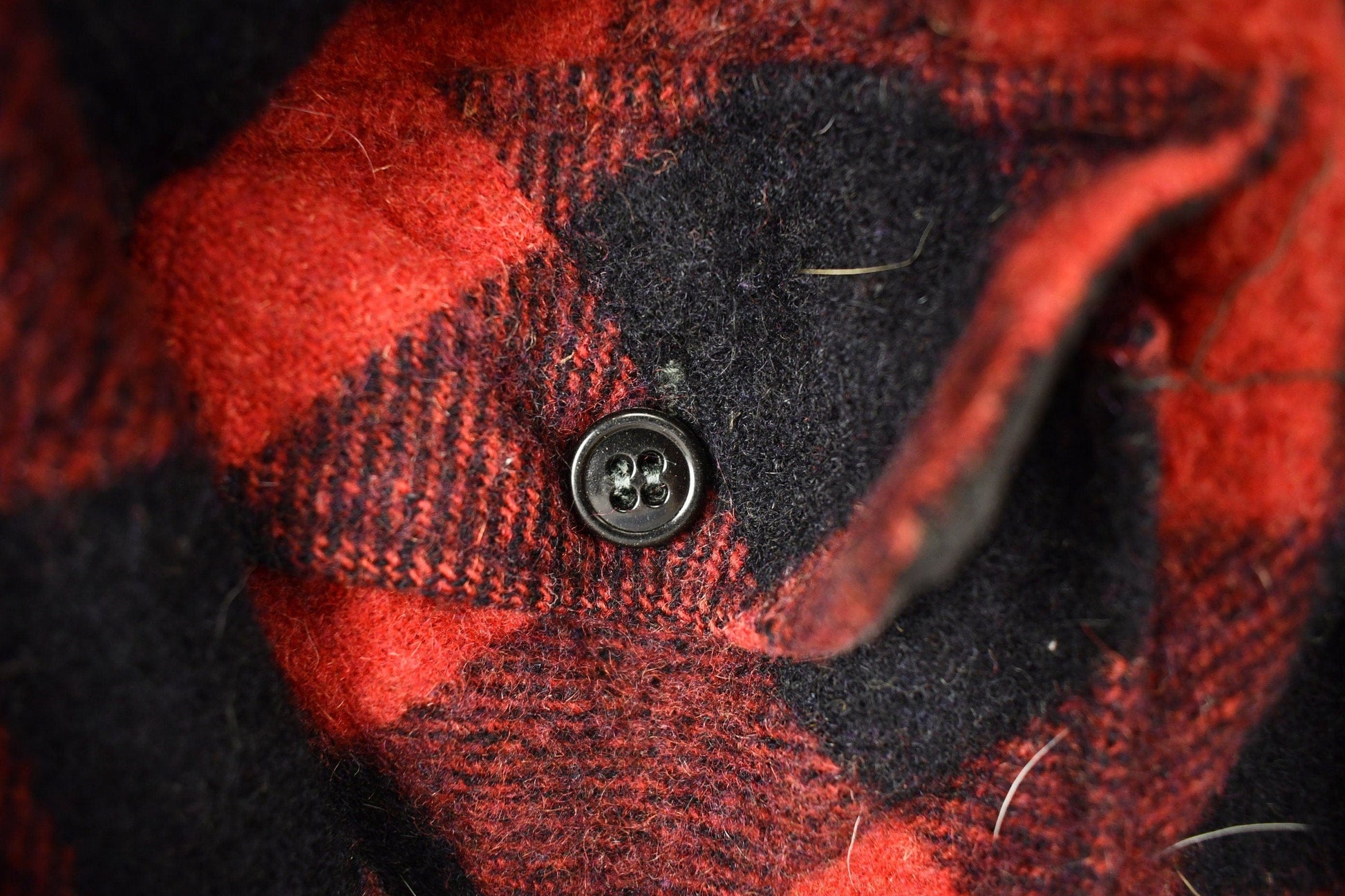 Vintage 1950s Winter King Buffalo Plaid Wool Button Up Shirt Men's Large from propervintagecanada