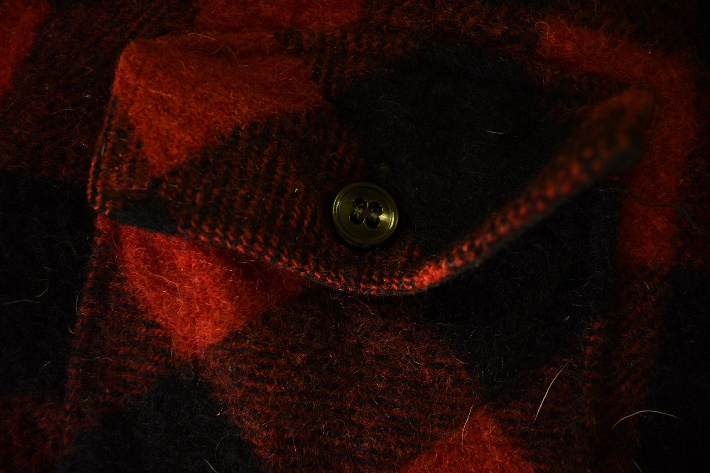 Vintage 1950s Winter King Buffalo Plaid Wool Button Up Shirt Men's Large from propervintagecanada
