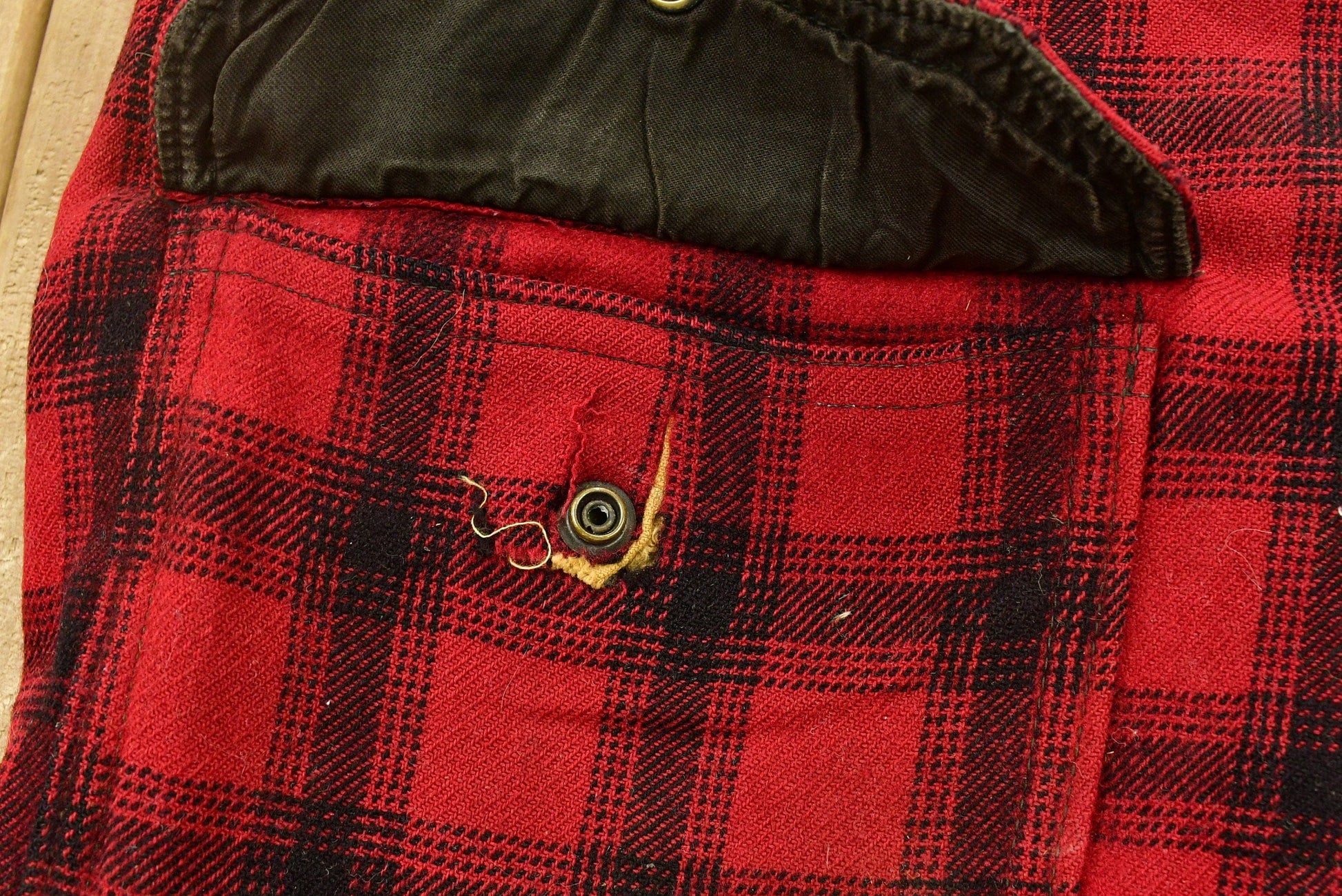 Vintage 1950s Woolrich Buffalo Plaid Wool Hunting Jacket from propervintagecanada