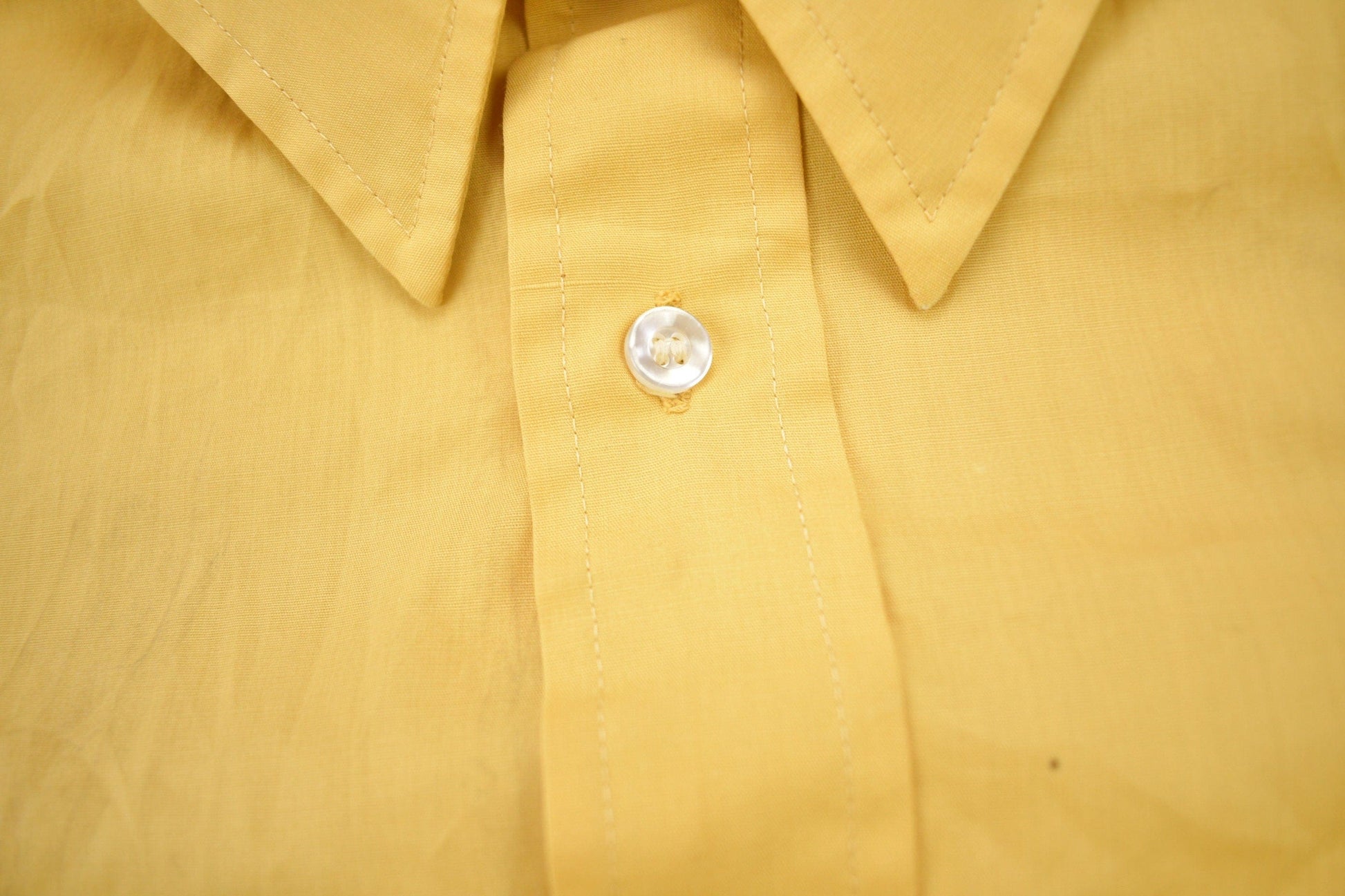 Vintage 1960s Arrow Cum Laude Decton Broad Cloth Blank Button Up Shirt Men's Large from propervintagecanada