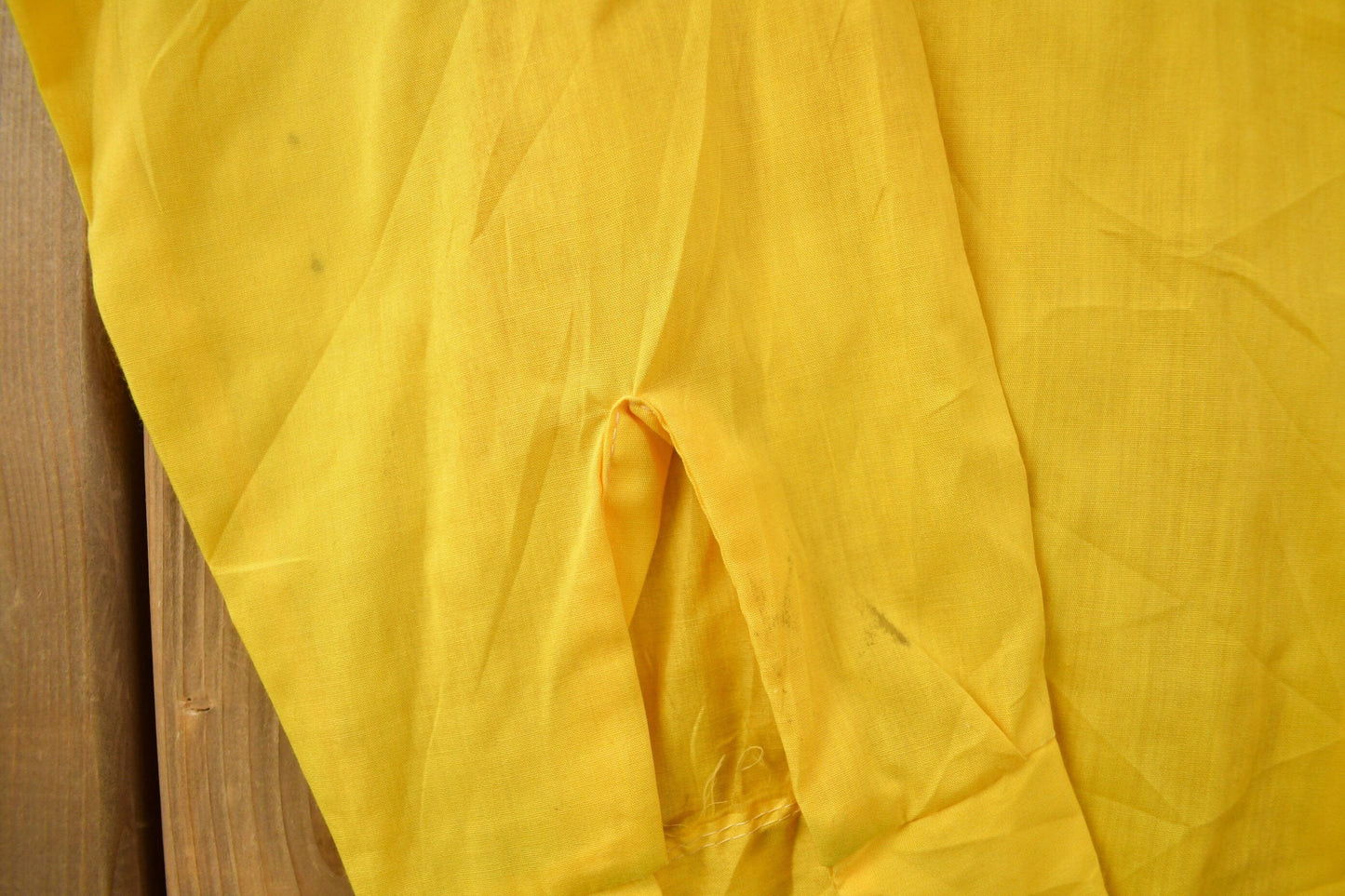 Vintage 1960s Blank Yellow Tapered N' Tails Button Up Shirt Men's Small from propervintagecanada