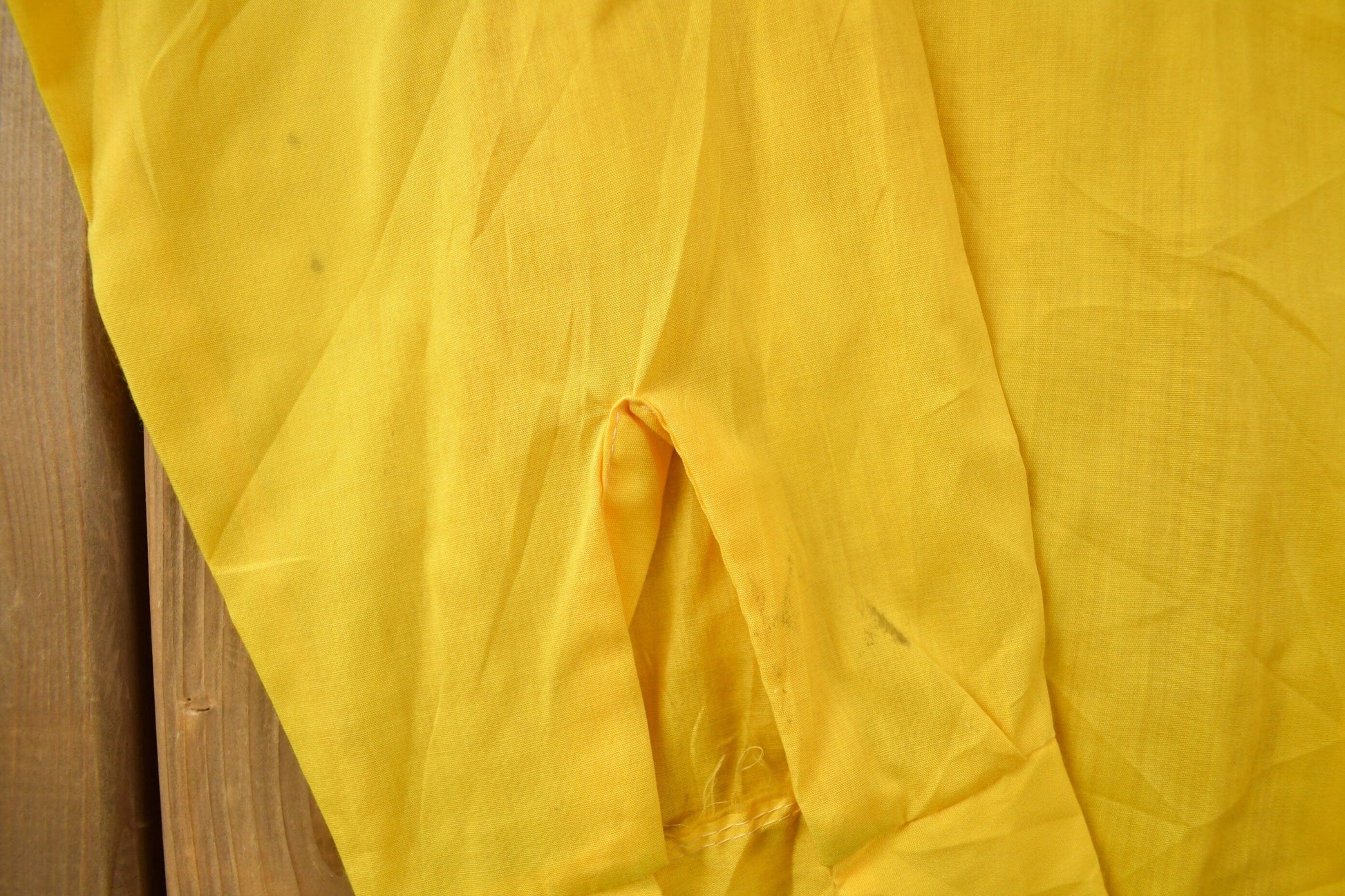 Vintage 1960s Blank Yellow Tapered N' Tails Button Up Shirt Men's Small from propervintagecanada