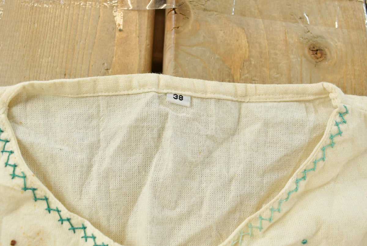 Vintage 1960s Floral Embroidered Peasant Blouse Shirt Womens M from propervintagecanada