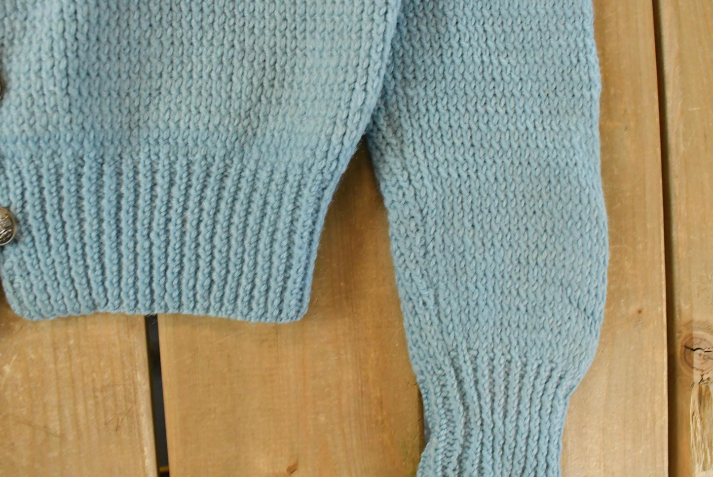 Vintage 1960s Hand Knit Wool Knit Cardigan Sweater Women's Medium from propervintagecanada