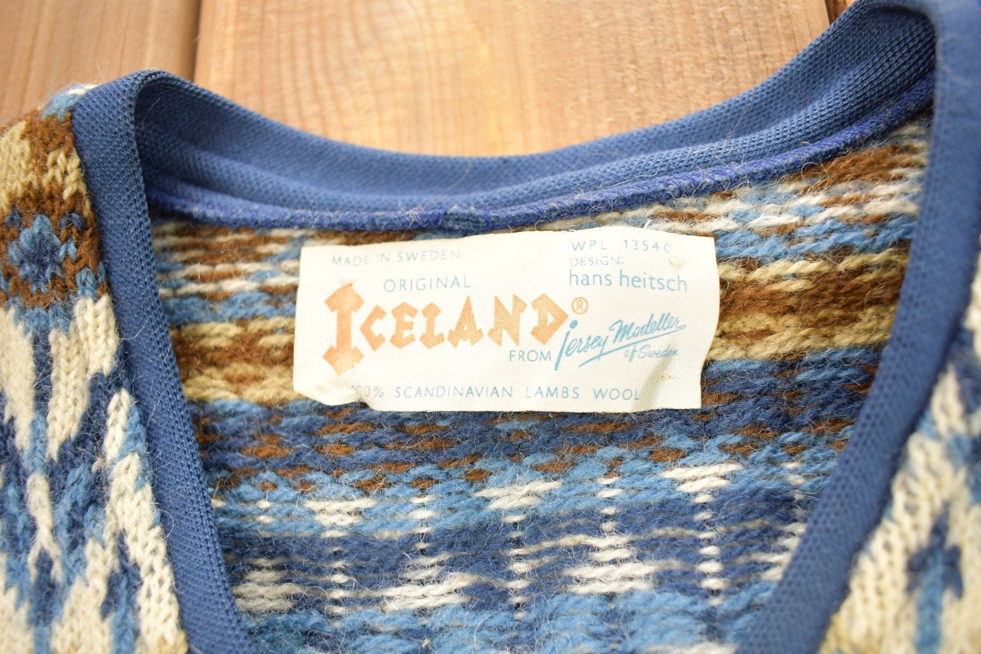 Vintage 1960s Icelandic Hand Knit Sweater Women's S from propervintagecanada