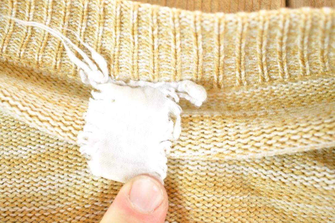 Vintage 1960s Knit Abstract Pattern Crewneck Sweater Womens S from propervintagecanada