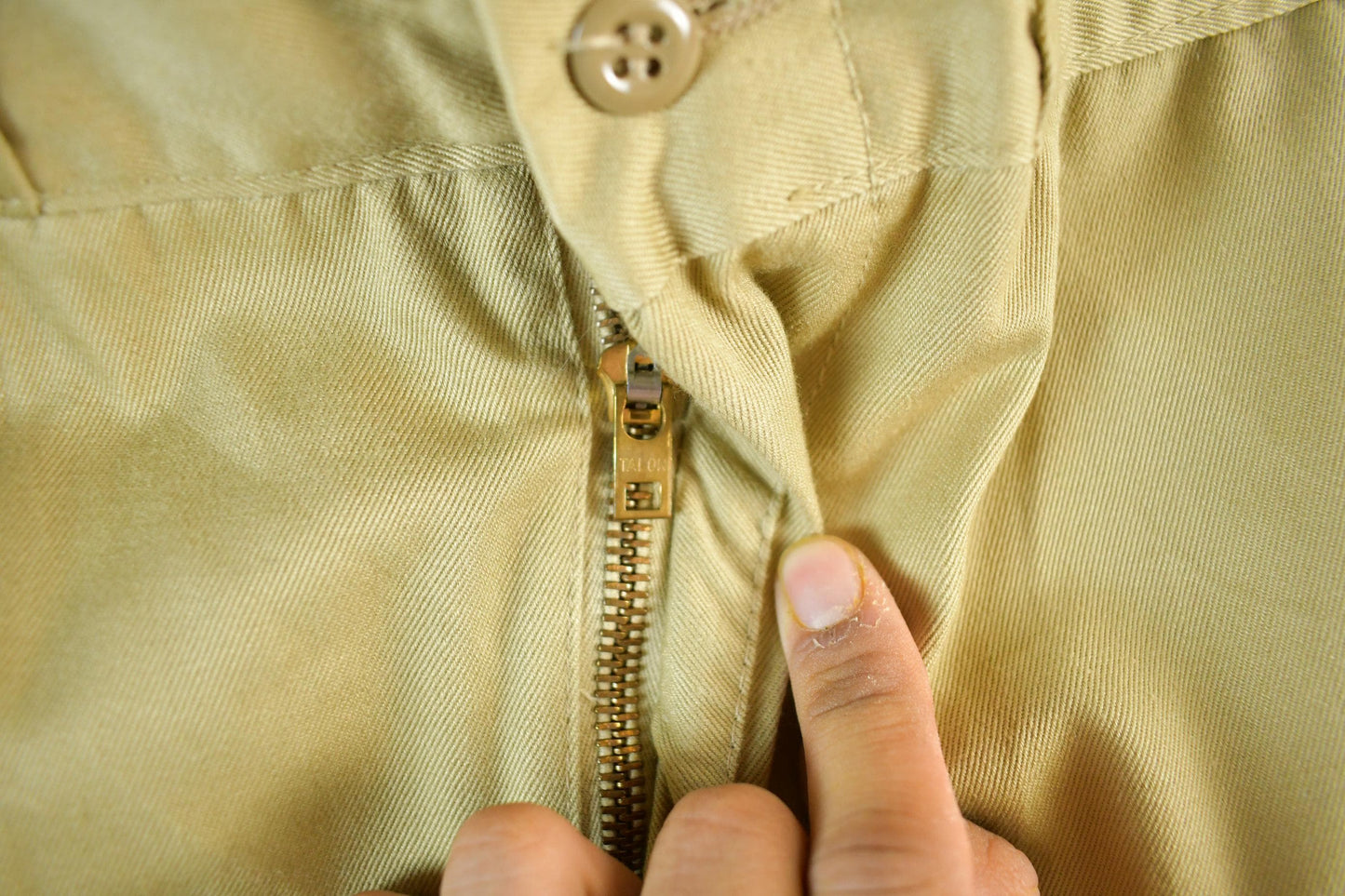 Vintage 1960s Lee Chino Trousers Men's 31 x 28 from propervintagecanada