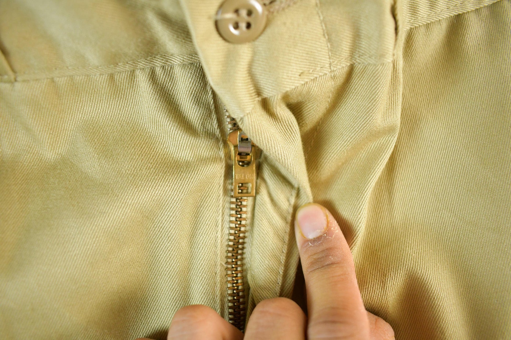 Vintage 1960s Lee Chino Trousers Men's 31 x 28 from propervintagecanada